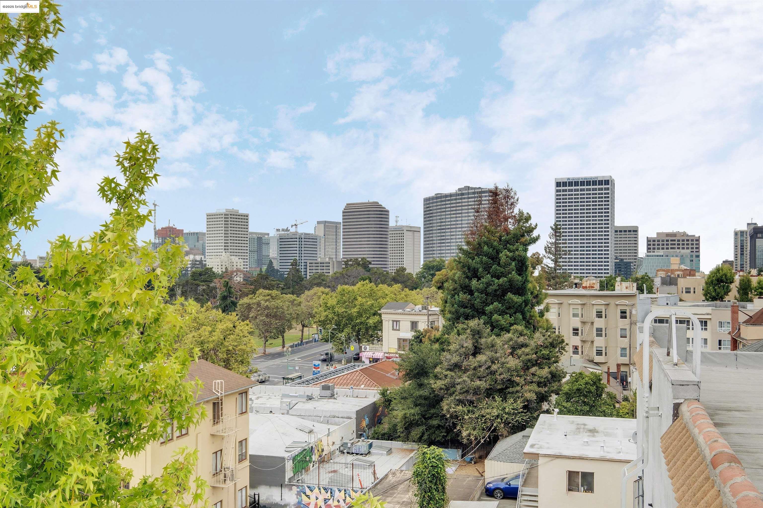 389 Belmont St # 110, Oakland, California 94610, 2 Bedrooms Bedrooms, 4 Rooms Rooms,2 BathroomsBathrooms,Residential,For Sale,389 Belmont St # 110,41089131