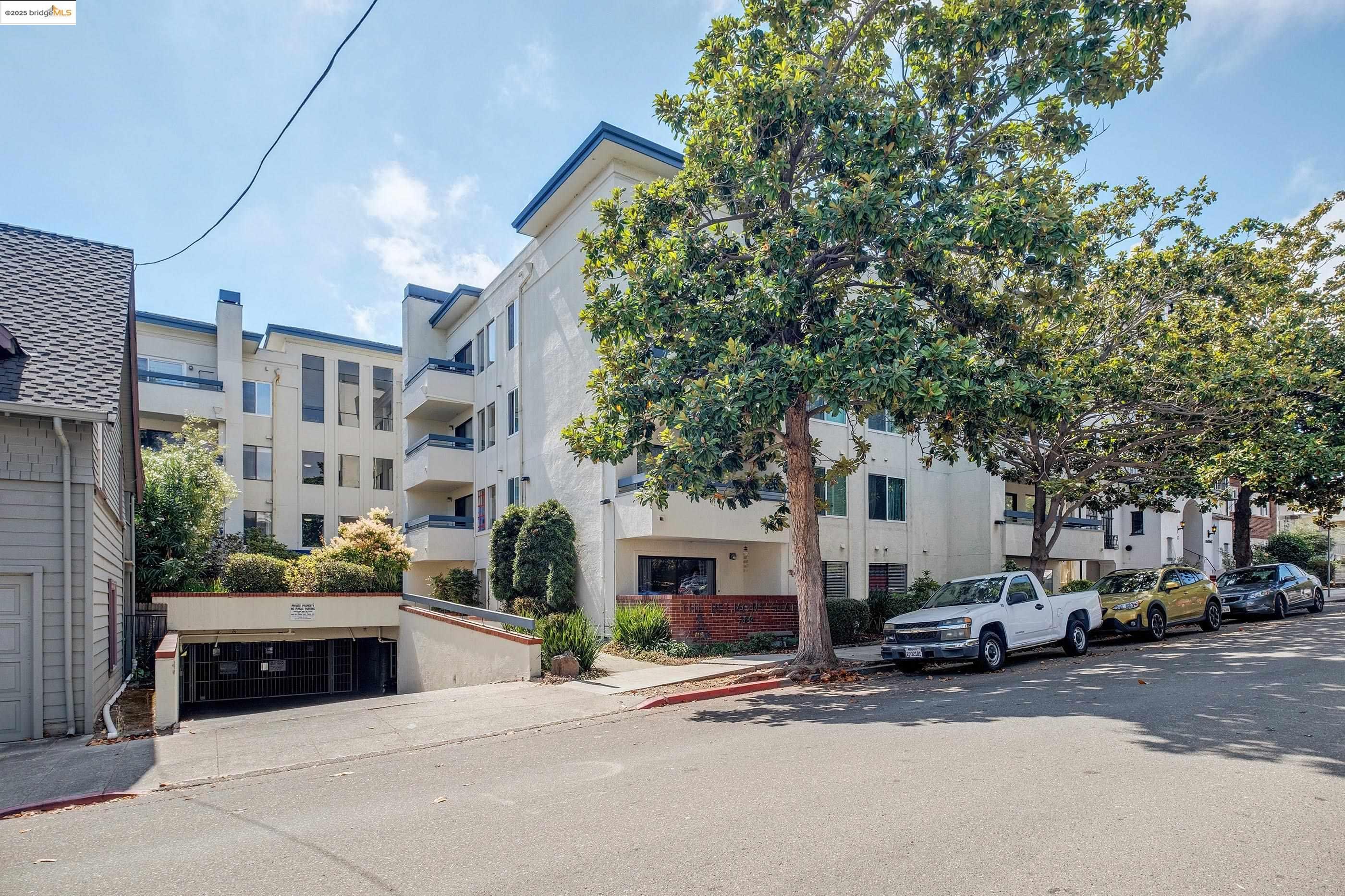 389 Belmont St # 110, Oakland, California 94610, 2 Bedrooms Bedrooms, 4 Rooms Rooms,2 BathroomsBathrooms,Residential,For Sale,389 Belmont St # 110,41089131