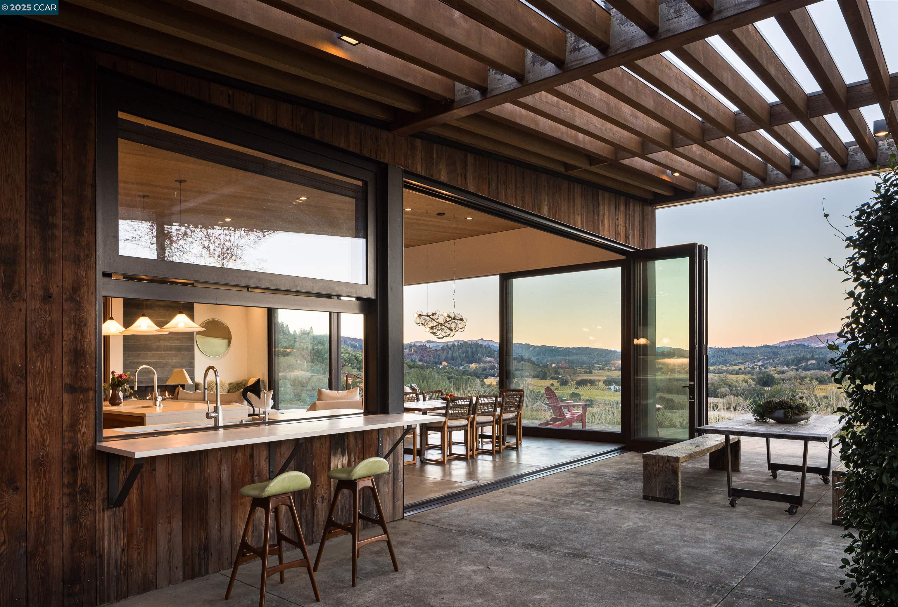 Detail Gallery Image 20 of 31 For West Dry Creek Rd, Healdsburg,  CA 95448 - 5 Beds | 5/2 Baths