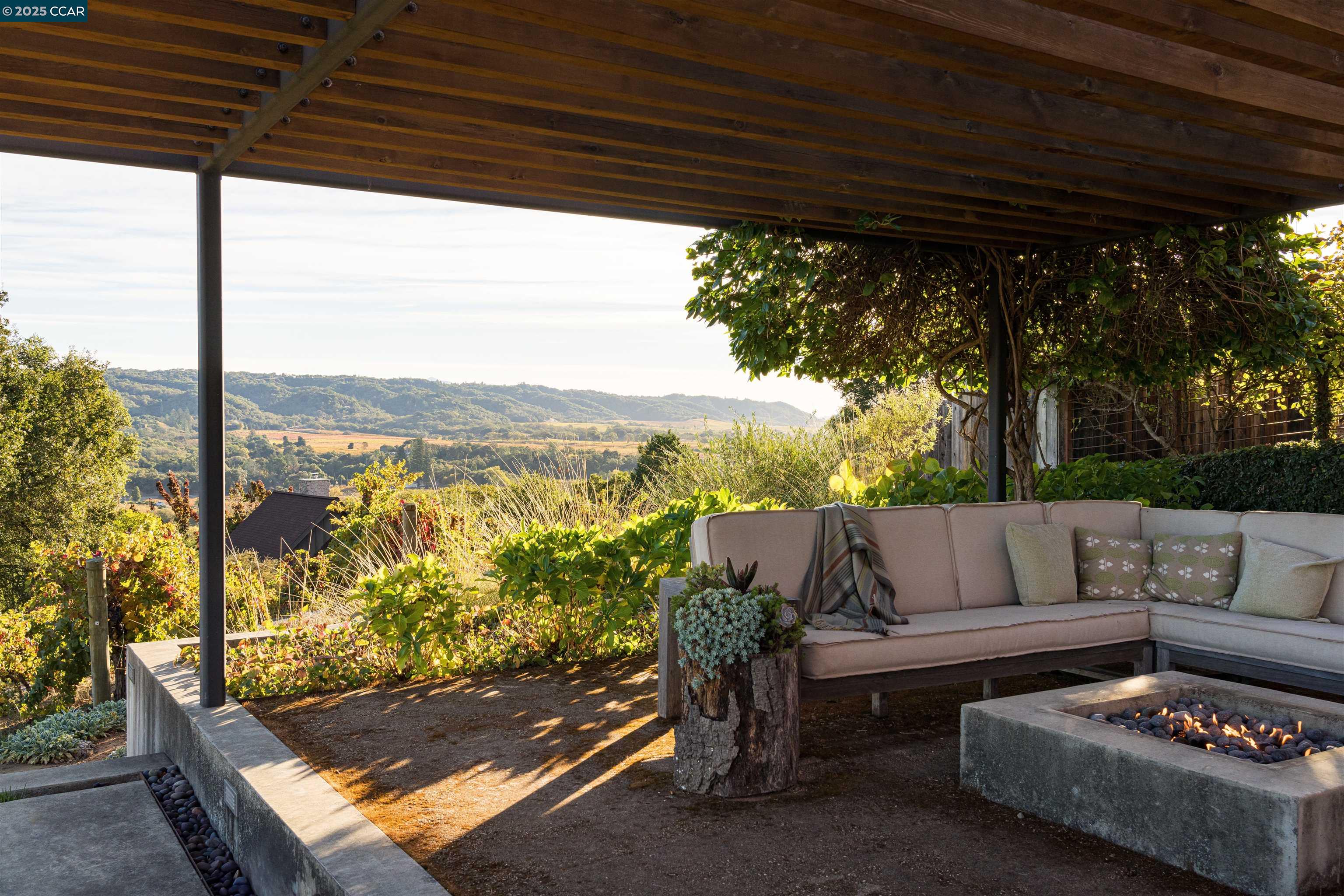 Detail Gallery Image 21 of 31 For West Dry Creek Rd, Healdsburg,  CA 95448 - 5 Beds | 5/2 Baths