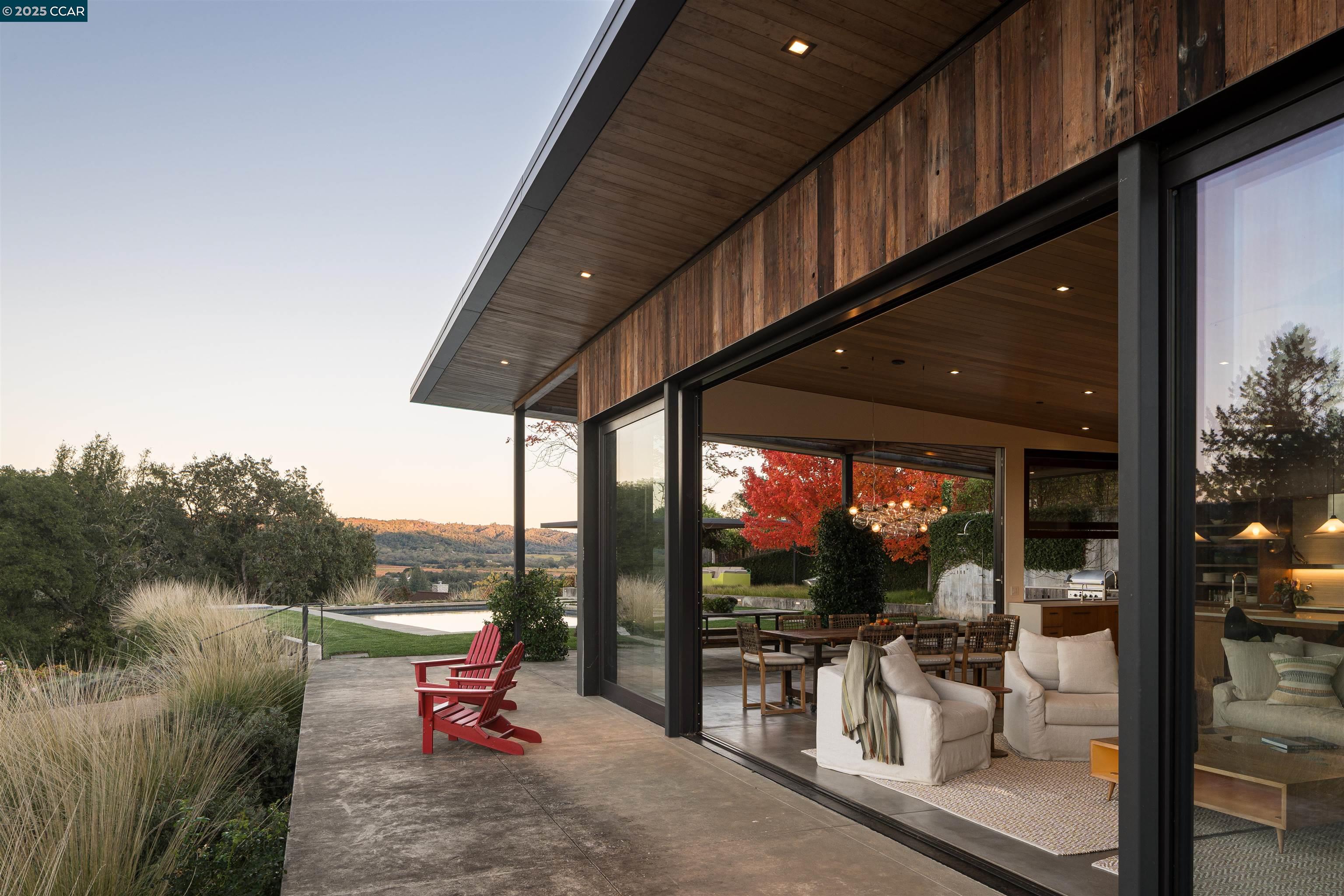 Detail Gallery Image 5 of 31 For West Dry Creek Rd, Healdsburg,  CA 95448 - 5 Beds | 5/2 Baths