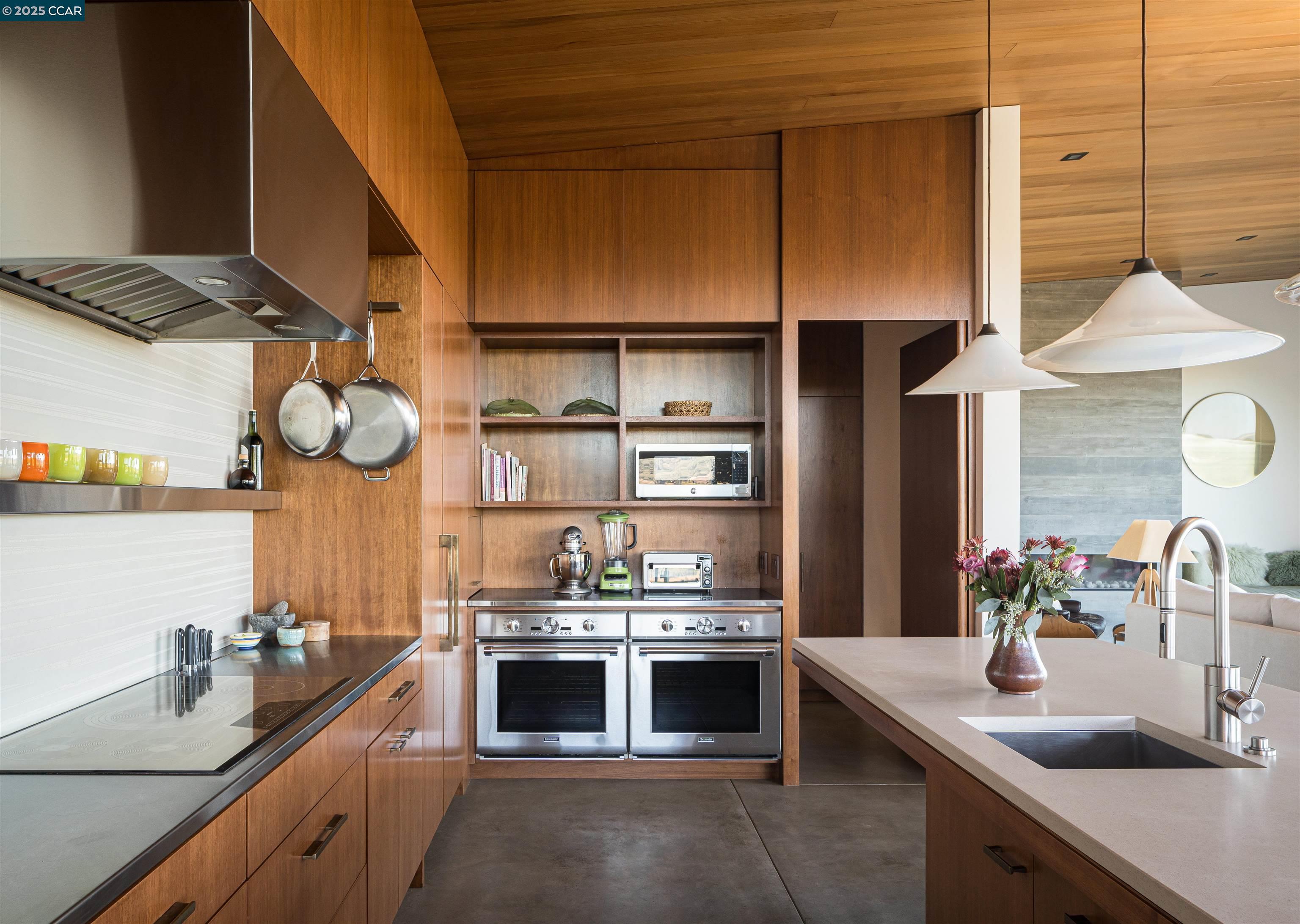 Detail Gallery Image 9 of 31 For West Dry Creek Rd, Healdsburg,  CA 95448 - 5 Beds | 5/2 Baths