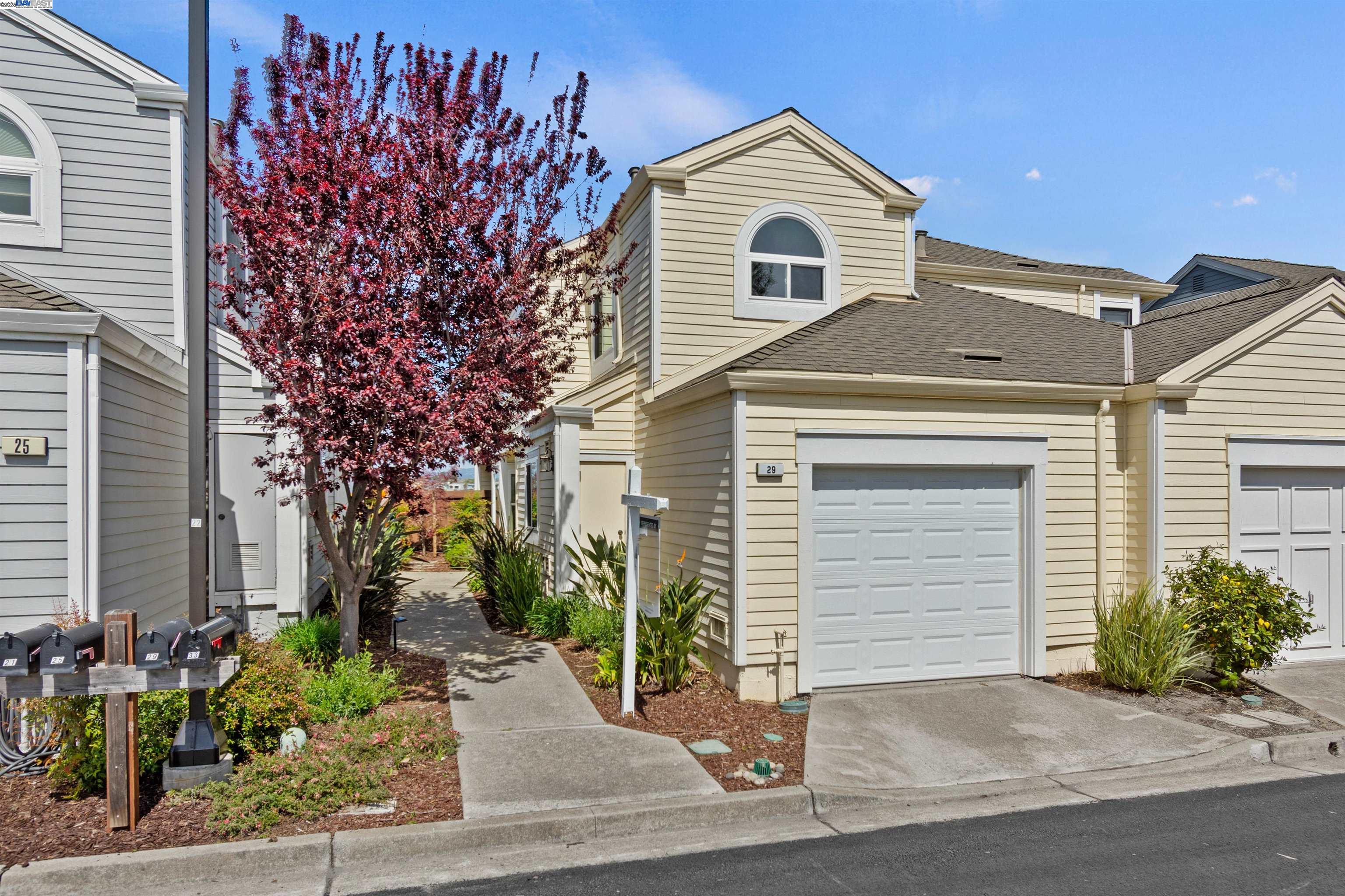 Detail Gallery Image 2 of 37 For 29 Bay Park Terrace, Alameda,  CA 94502 - 3 Beds | 2/1 Baths