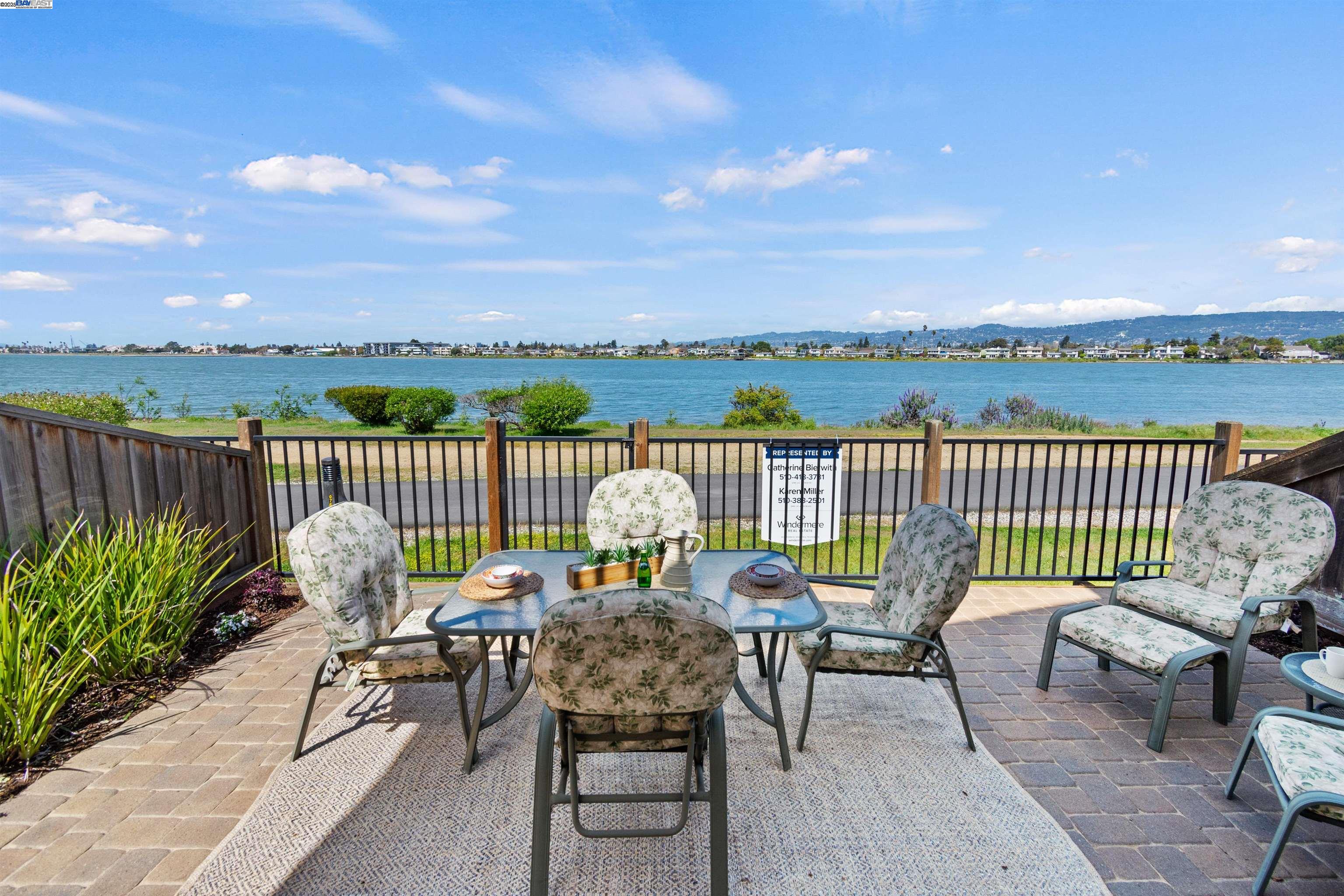 Detail Gallery Image 15 of 37 For 29 Bay Park Terrace, Alameda,  CA 94502 - 3 Beds | 2/1 Baths