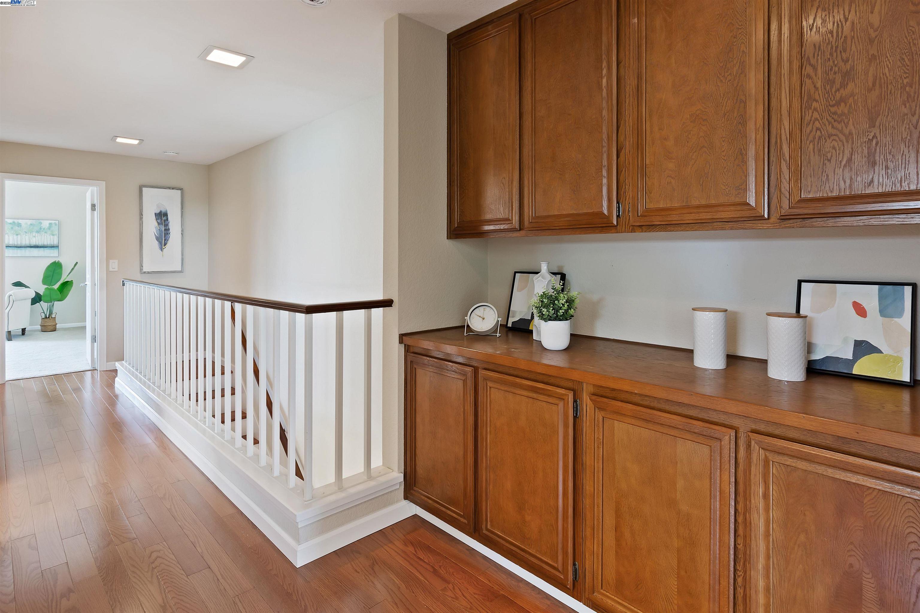 Detail Gallery Image 25 of 37 For 29 Bay Park Terrace, Alameda,  CA 94502 - 3 Beds | 2/1 Baths