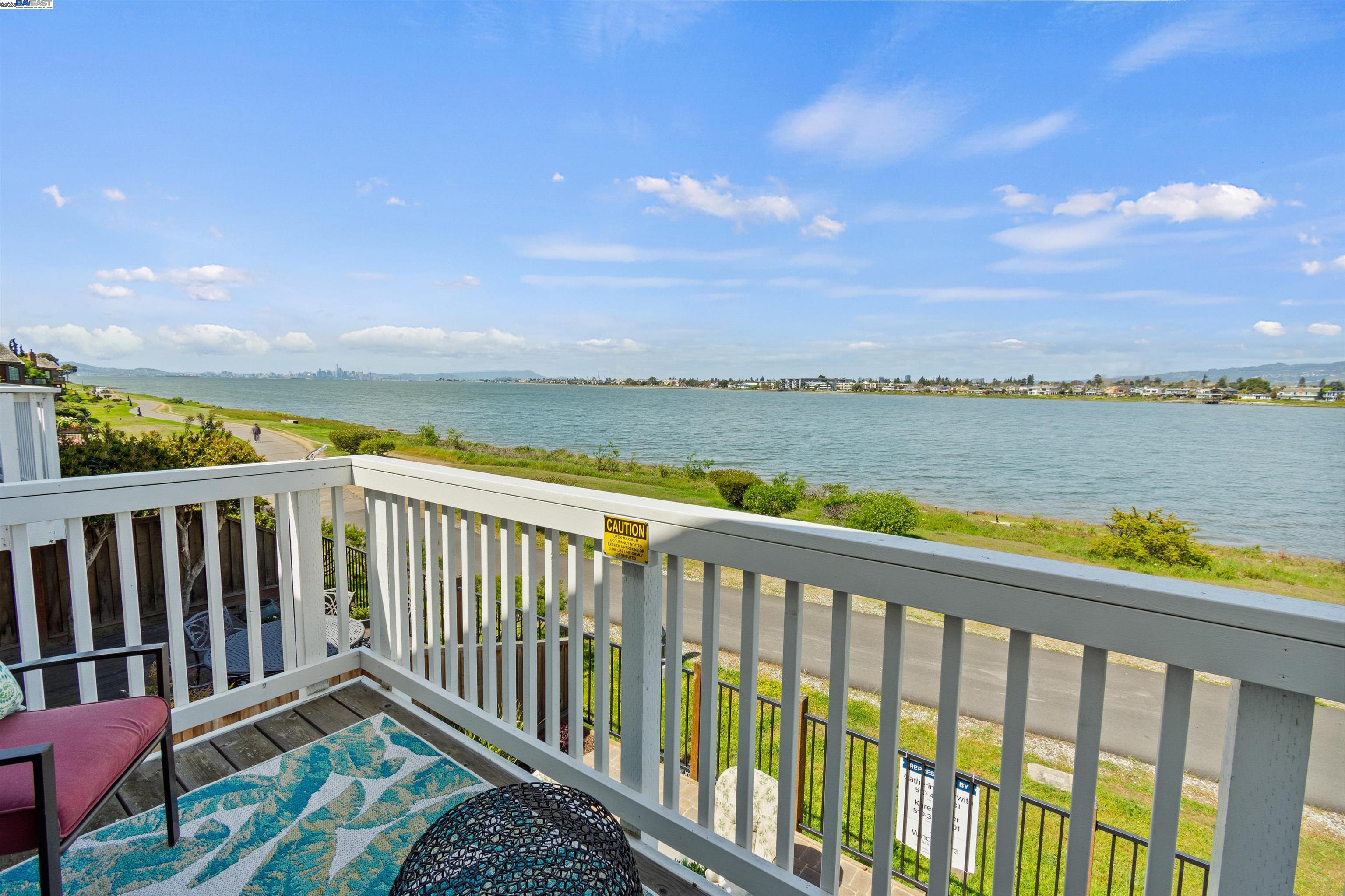 Detail Gallery Image 30 of 37 For 29 Bay Park Terrace, Alameda,  CA 94502 - 3 Beds | 2/1 Baths