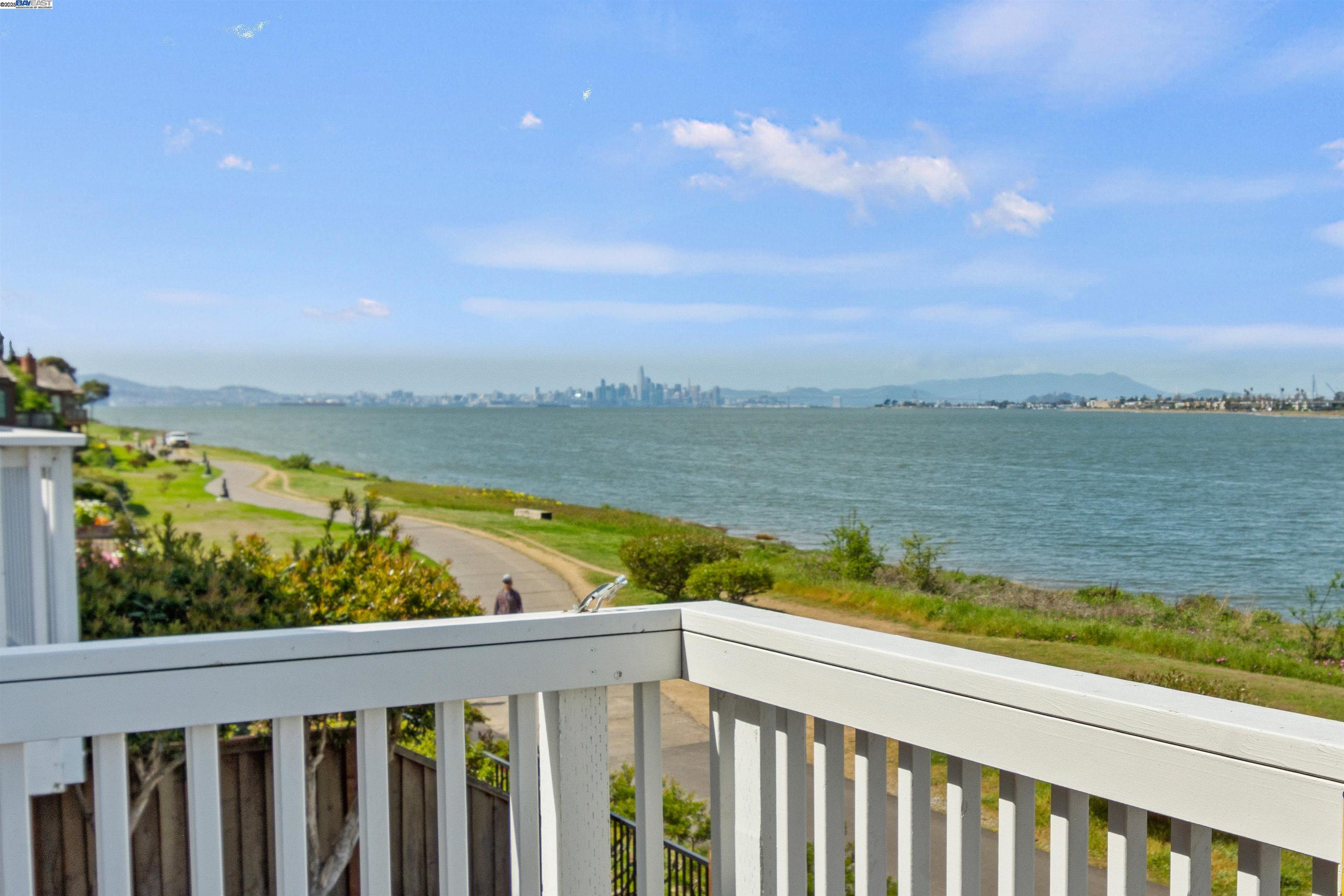Detail Gallery Image 31 of 37 For 29 Bay Park Terrace, Alameda,  CA 94502 - 3 Beds | 2/1 Baths