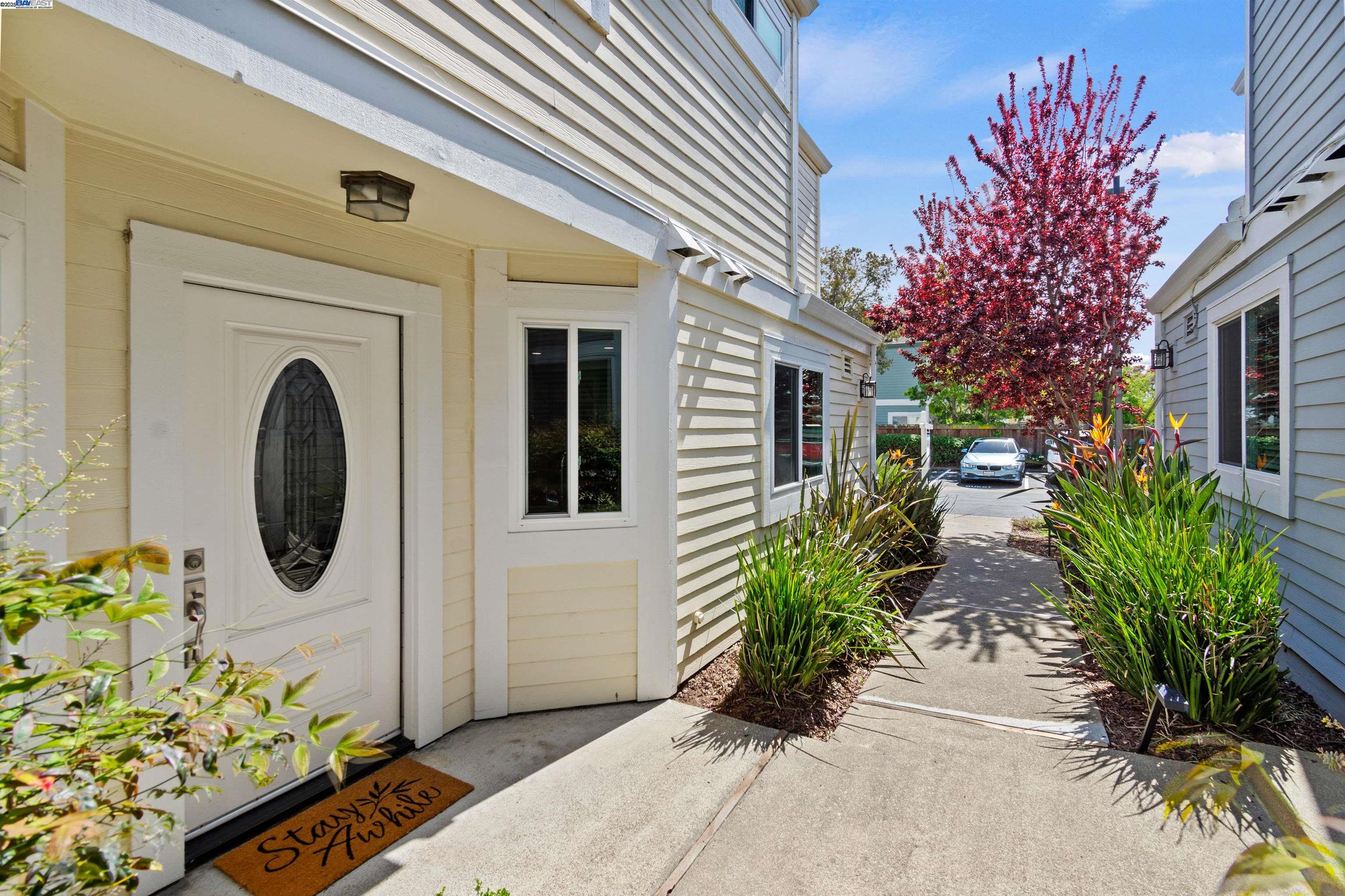 Detail Gallery Image 6 of 37 For 29 Bay Park Terrace, Alameda,  CA 94502 - 3 Beds | 2/1 Baths