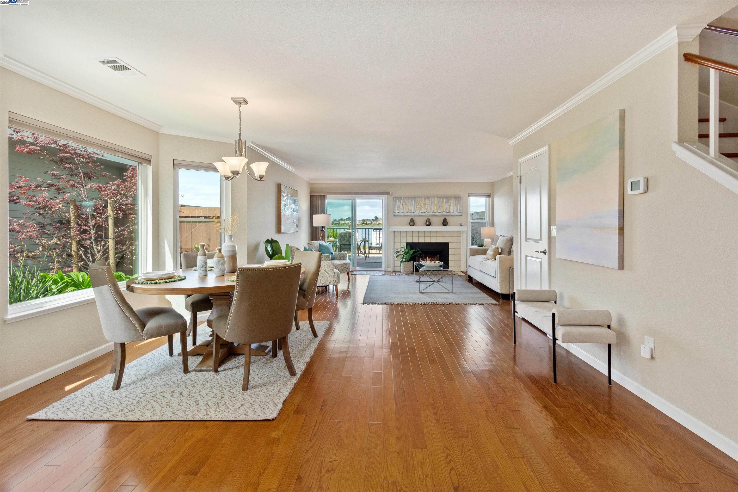 Detail Gallery Image 8 of 37 For 29 Bay Park Terrace, Alameda,  CA 94502 - 3 Beds | 2/1 Baths