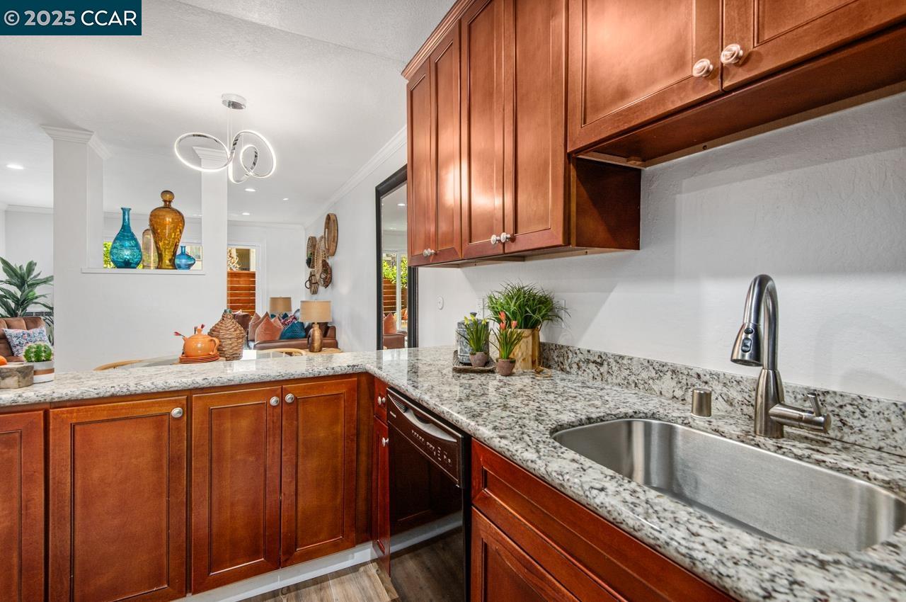 Photo #2: 41089152 Listing 