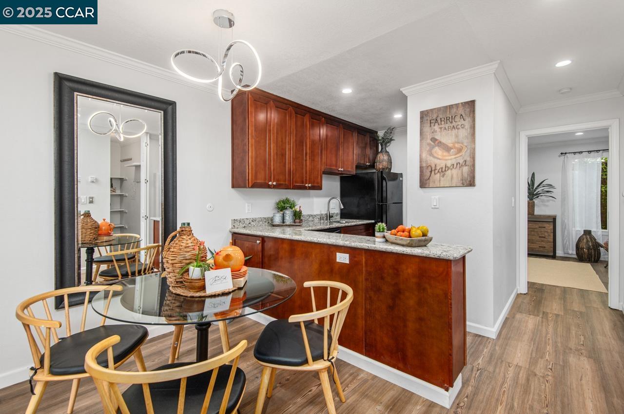 Detail Gallery Image 7 of 29 For 2742 Oak Rd #197,  Walnut Creek,  CA 94597 - 1 Beds | 1 Baths