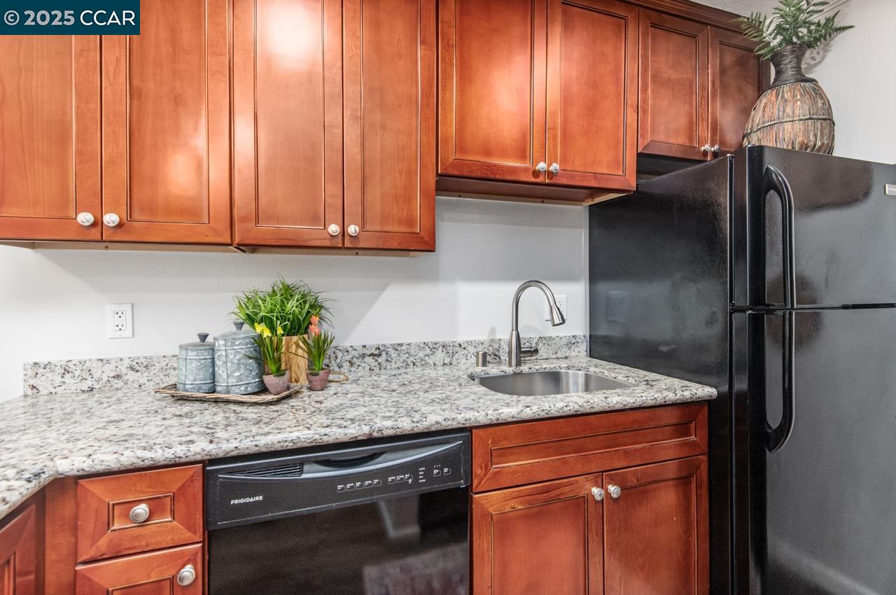 Detail Gallery Image 9 of 29 For 2742 Oak Rd #197,  Walnut Creek,  CA 94597 - 1 Beds | 1 Baths