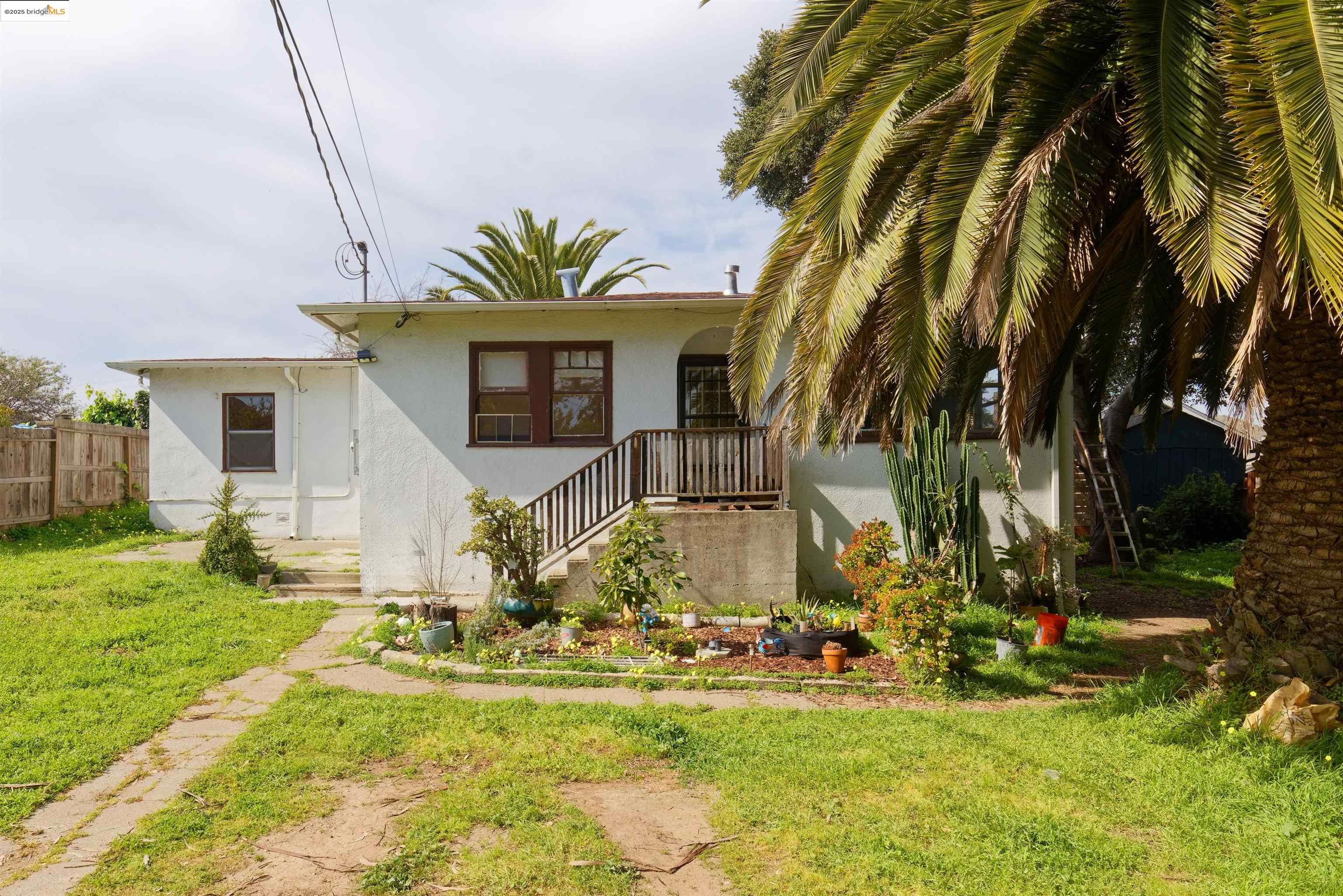 Detail Gallery Image 1 of 1 For 2355 Mitchell St, Oakland,  CA 94601 - 3 Beds | 1 Baths