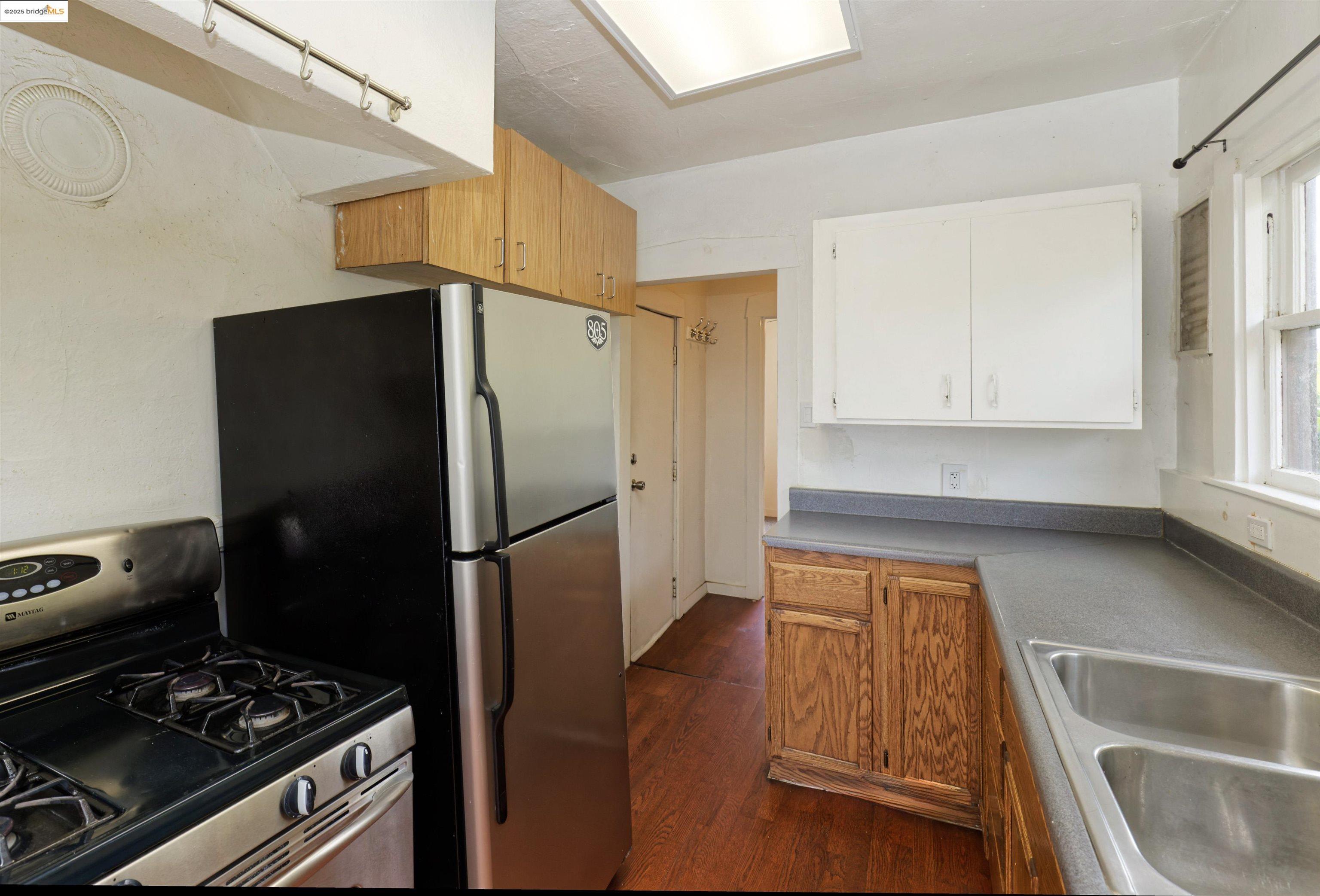 2355 Mitchell St, Oakland, California 94601, 3 Bedrooms Bedrooms, 5 Rooms Rooms,1 BathroomBathrooms,Residential,For Sale,2355 Mitchell St,41089166