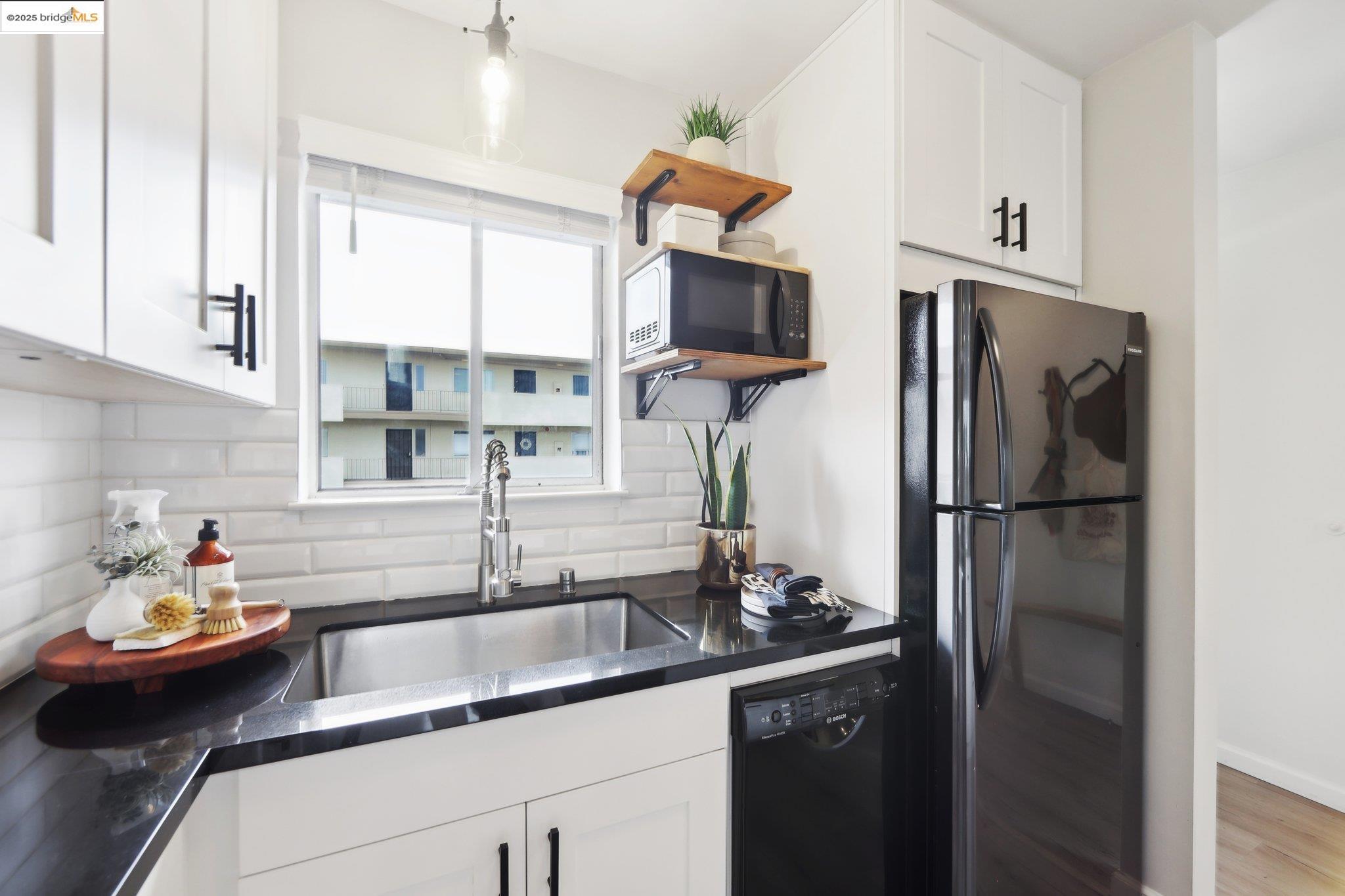 Photo #2: 41089183 Listing 