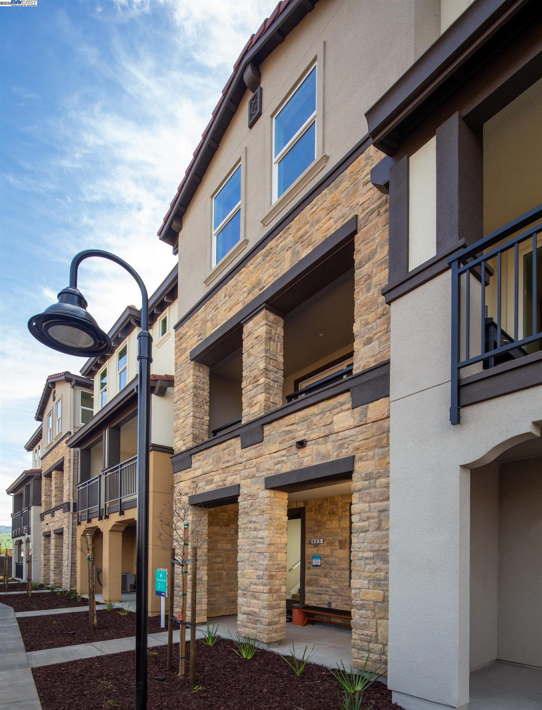 Detail Gallery Image 1 of 1 For 928 Kolbe Lane #502,  Morgan Hill,  CA 95037 - 3 Beds | 3/1 Baths