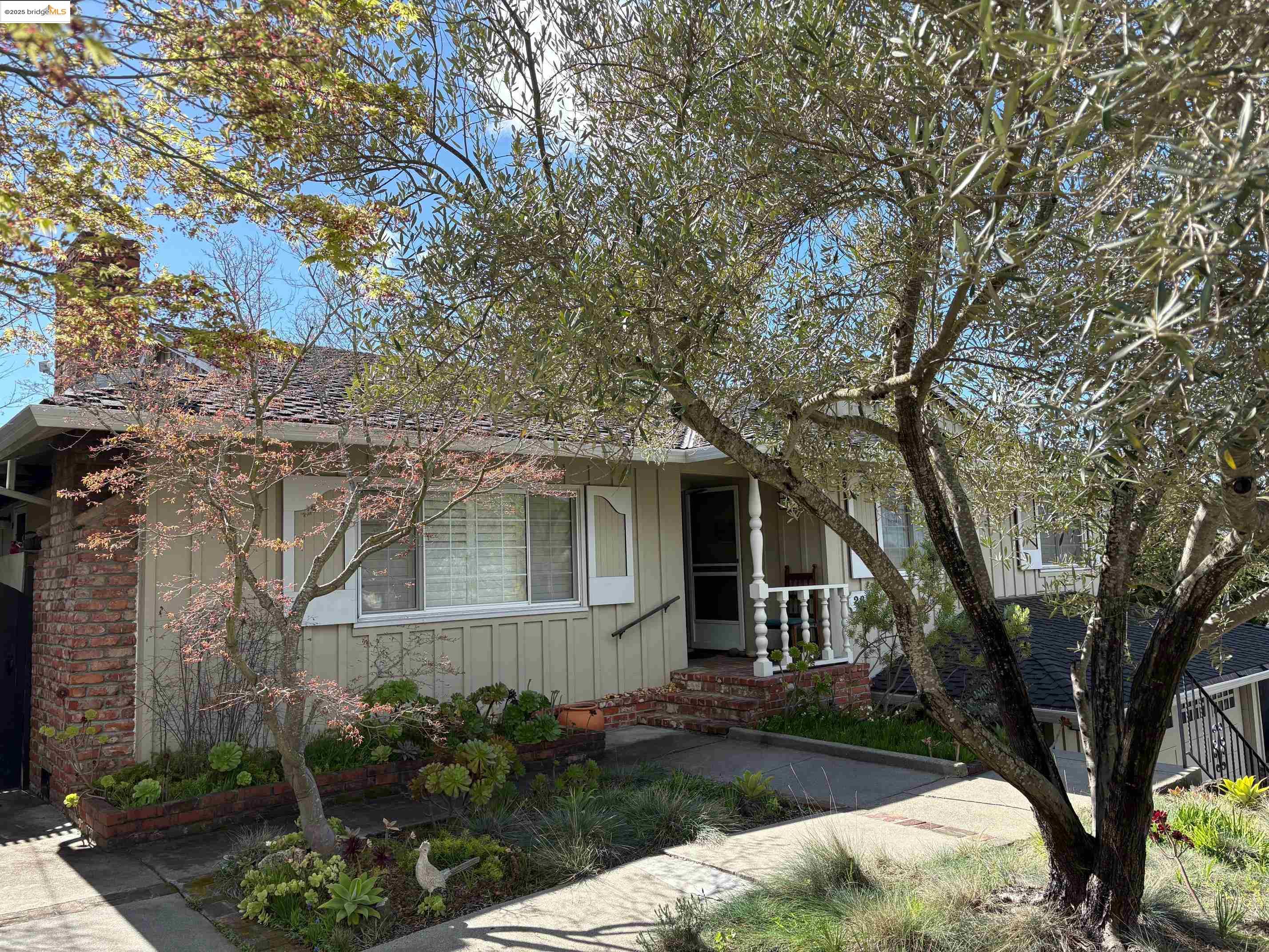 Detail Gallery Image 1 of 1 For 2636 Ramona St, Pinole,  CA 94564 - 3 Beds | 2/1 Baths