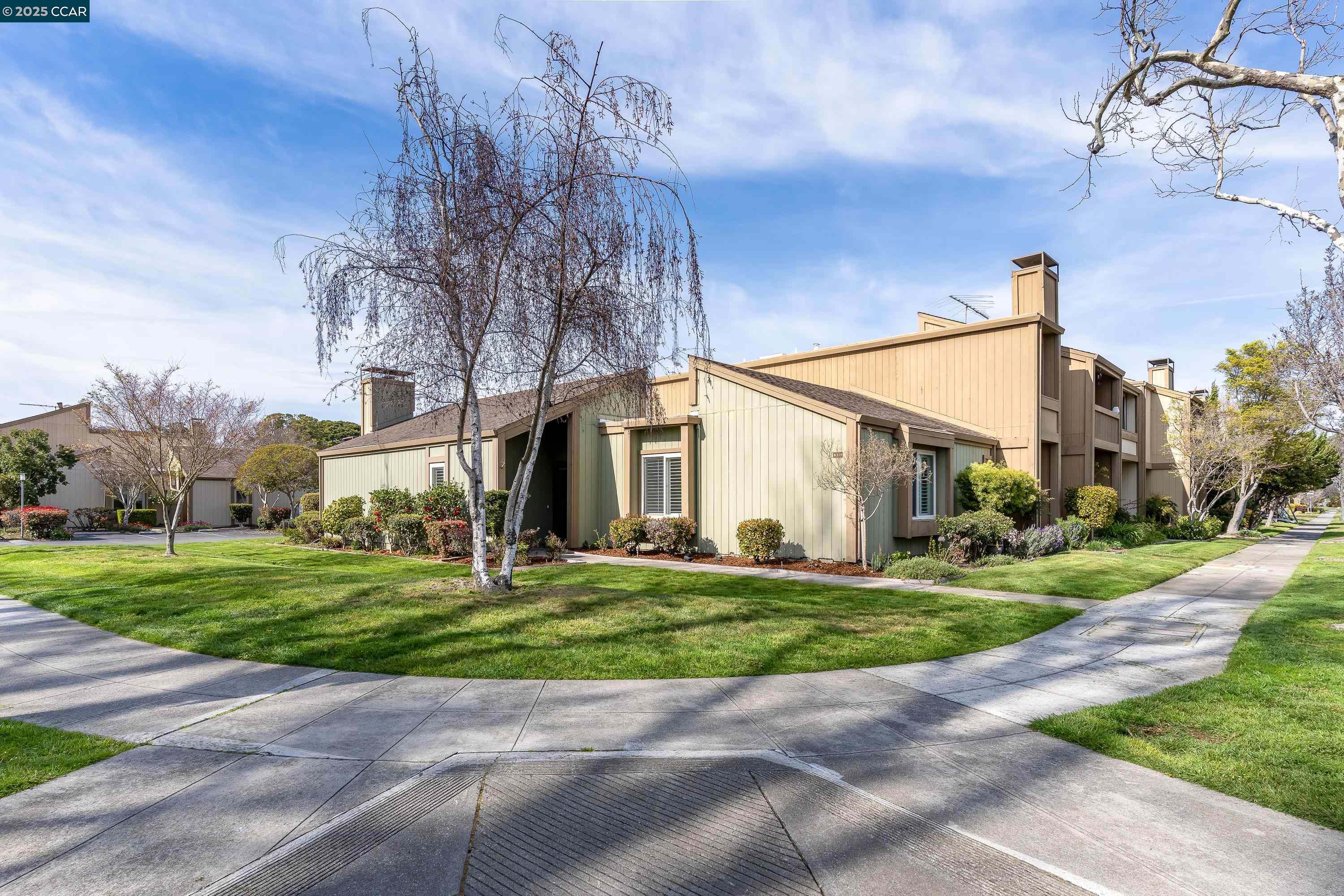 Detail Gallery Image 1 of 1 For 1179 Island Dr, Alameda,  CA 94502-696 - 2 Beds | 2 Baths
