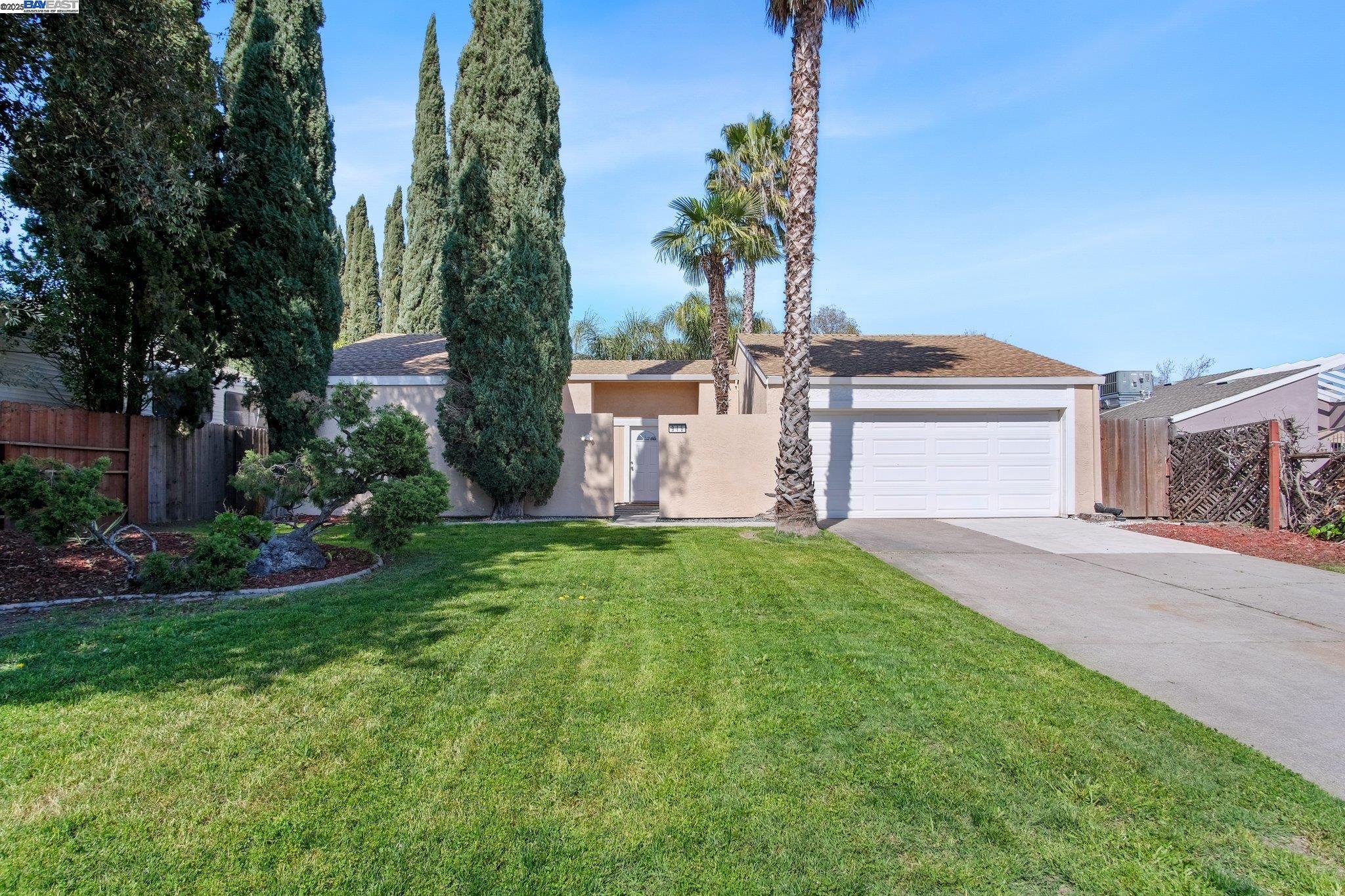 Detail Gallery Image 1 of 1 For 915 Cooper Ct, Stockton,  CA 95210 - 2 Beds | 1 Baths