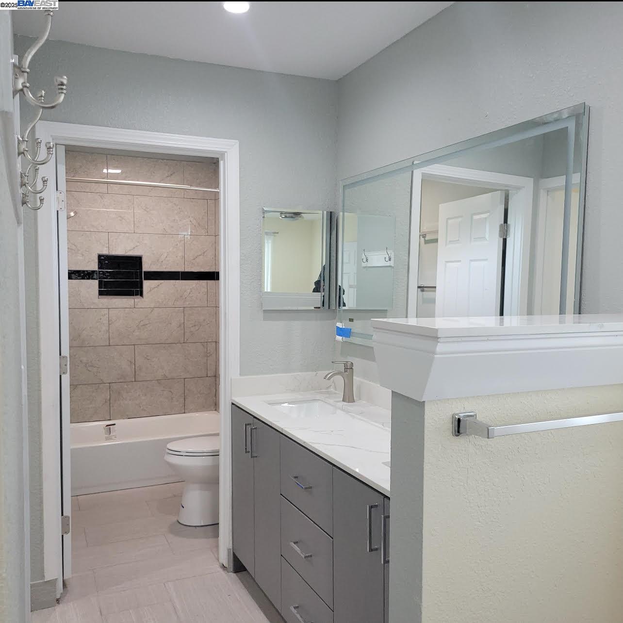 Detail Gallery Image 11 of 21 For 824 Humboldt St, Richmond,  CA 94805 - 3 Beds | 3 Baths