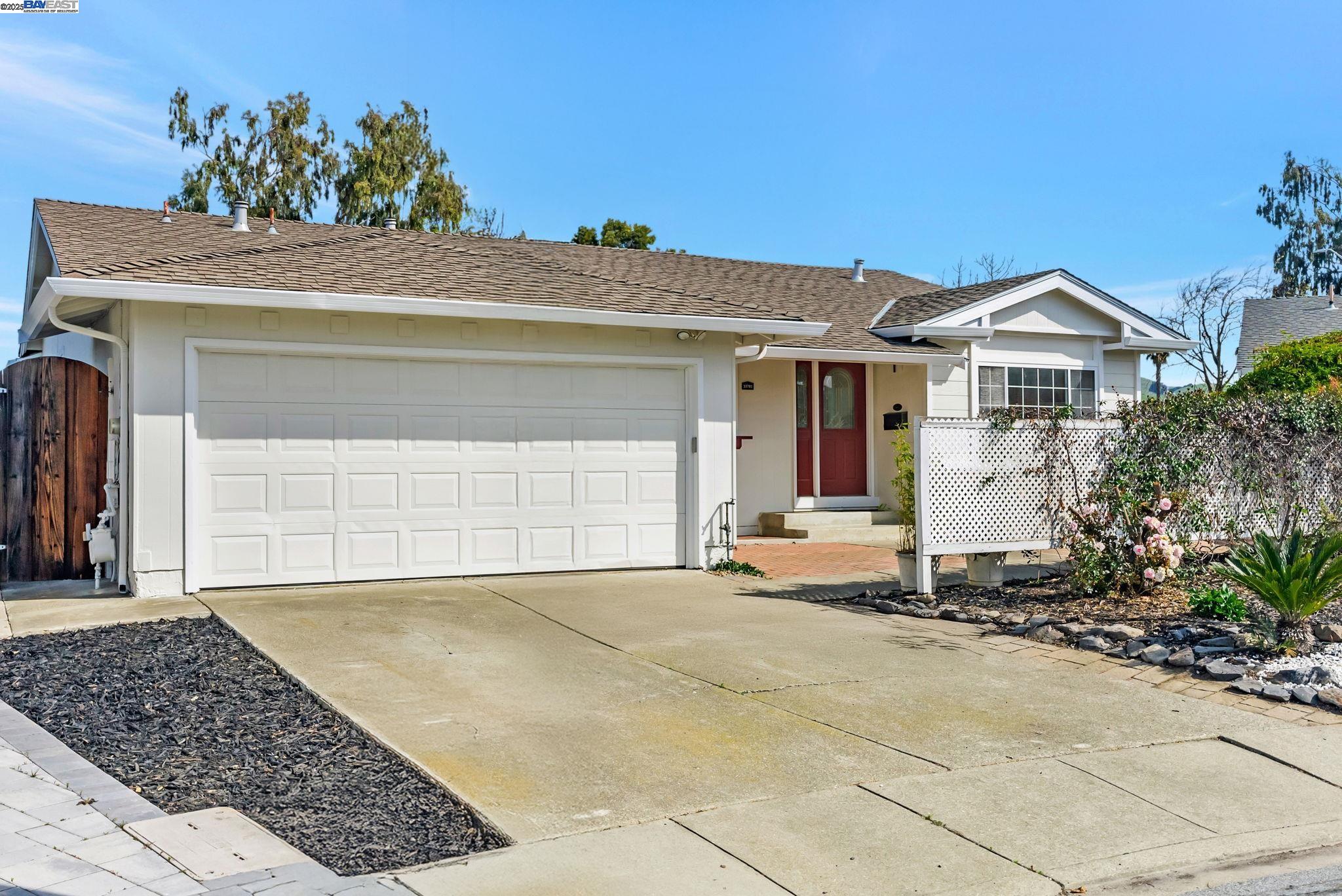 Detail Gallery Image 1 of 1 For 35701 Gissing Pl, Fremont,  CA 94536 - 4 Beds | 2 Baths