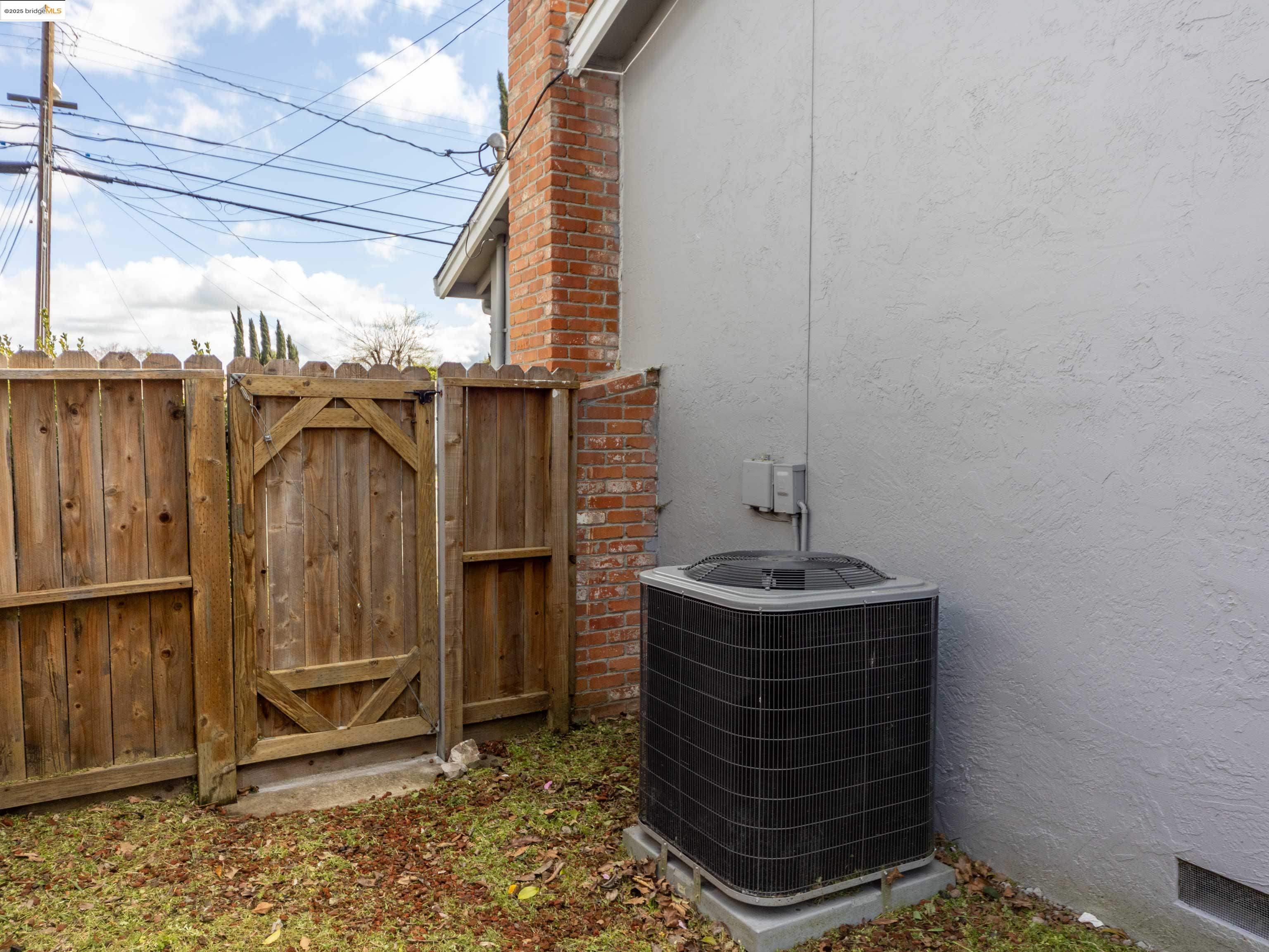 Detail Gallery Image 28 of 31 For 3549 Dormer Ave, Concord,  CA 94519 - 3 Beds | 2 Baths