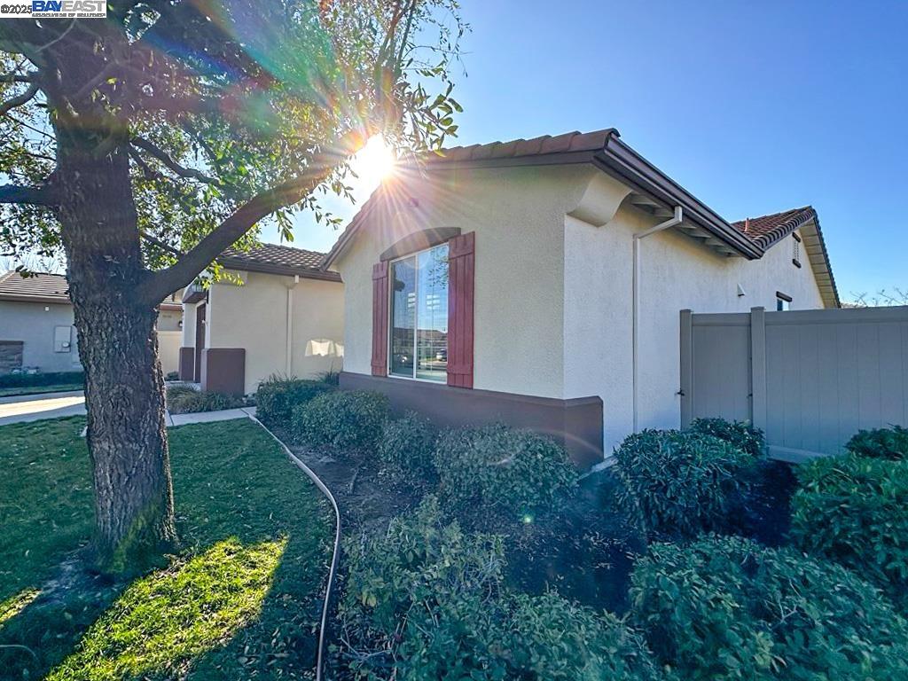 Detail Gallery Image 11 of 60 For 2387 Birdsong Pl, Manteca,  CA 95336 - 2 Beds | 2 Baths