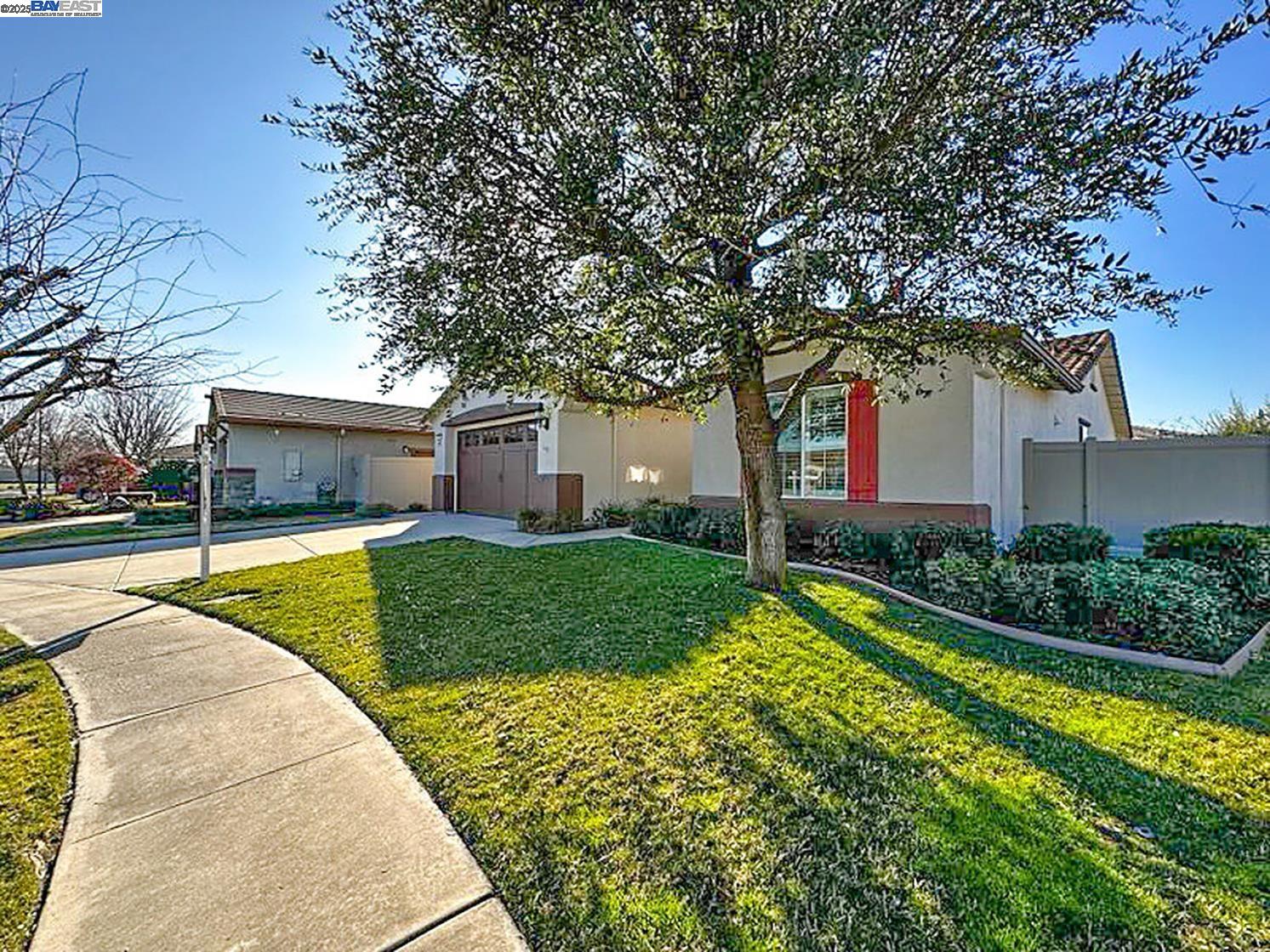 Detail Gallery Image 6 of 60 For 2387 Birdsong Pl, Manteca,  CA 95336 - 2 Beds | 2 Baths