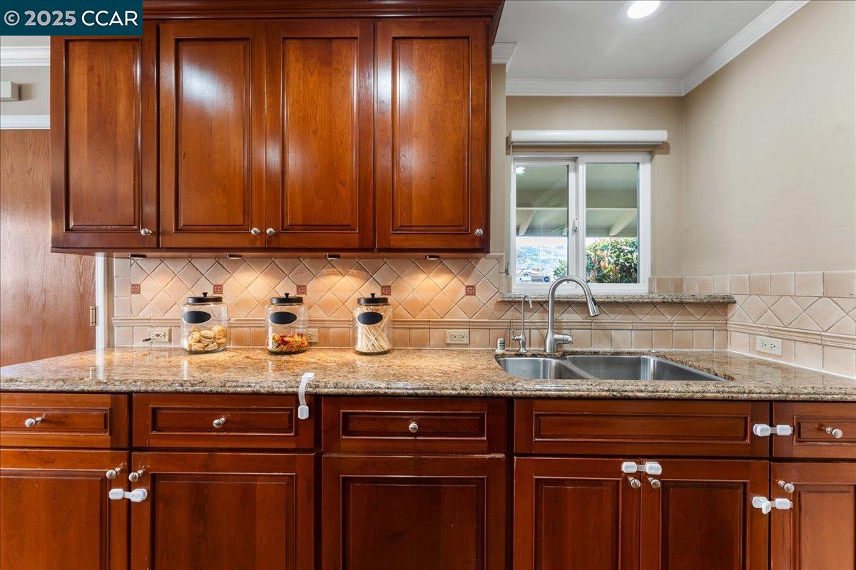 Detail Gallery Image 3 of 21 For 3025 S White Rd, San Jose,  CA 95148 - 3 Beds | 2 Baths