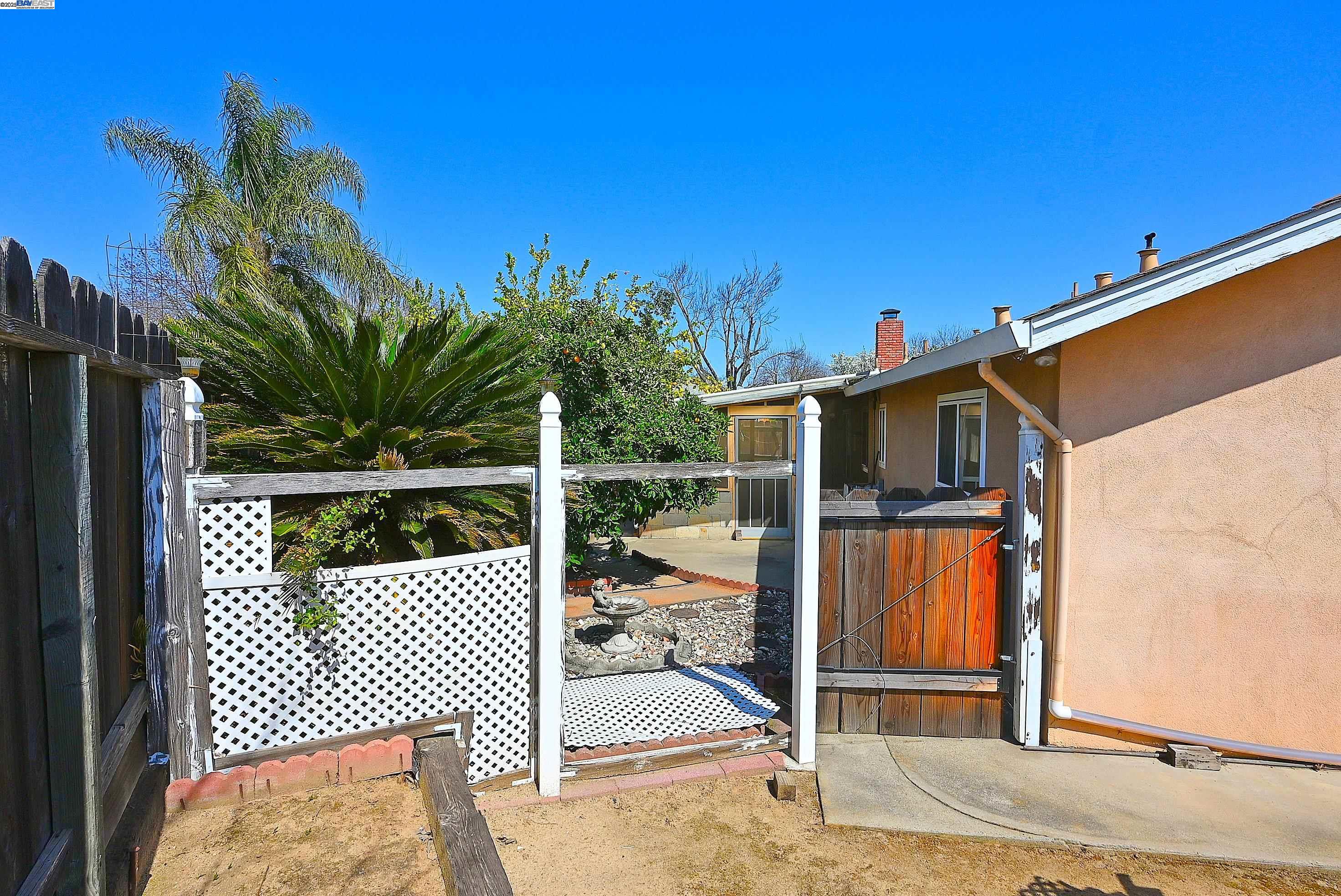 Detail Gallery Image 17 of 48 For 3201 Cato Ct, Modesto,  CA 95354-3302 - 3 Beds | 2 Baths