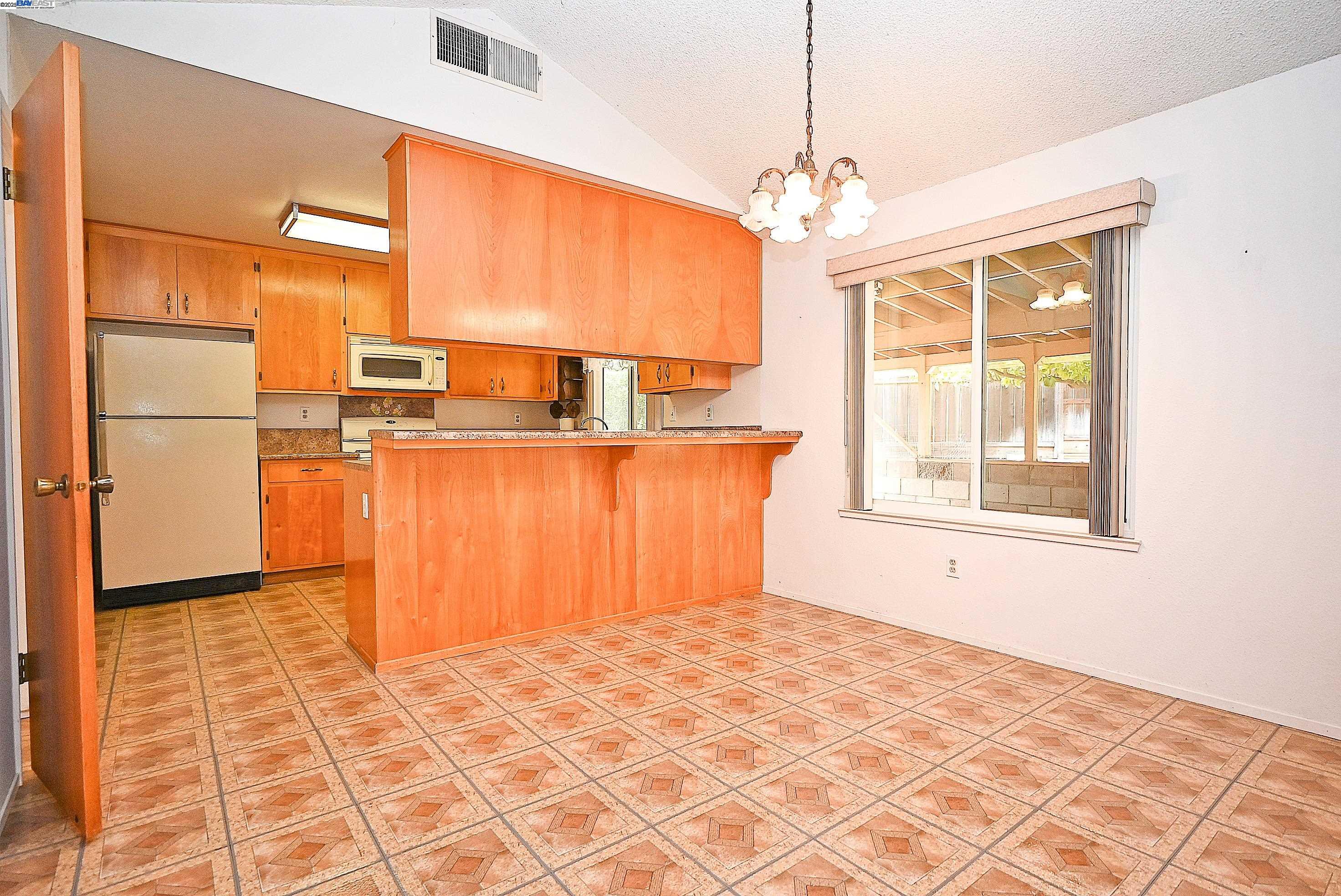 Detail Gallery Image 25 of 48 For 3201 Cato Ct, Modesto,  CA 95354-3302 - 3 Beds | 2 Baths