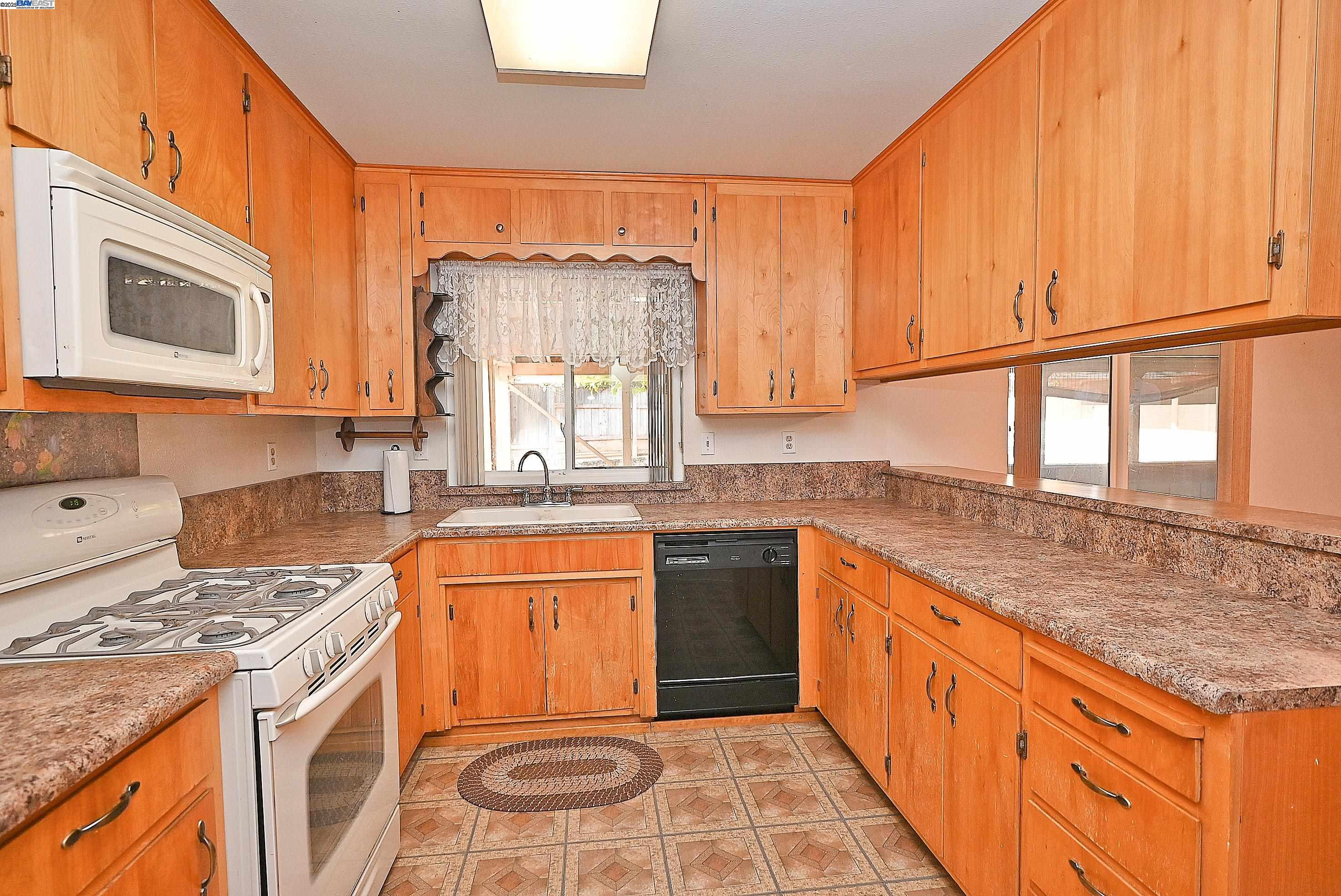 Detail Gallery Image 29 of 48 For 3201 Cato Ct, Modesto,  CA 95354-3302 - 3 Beds | 2 Baths