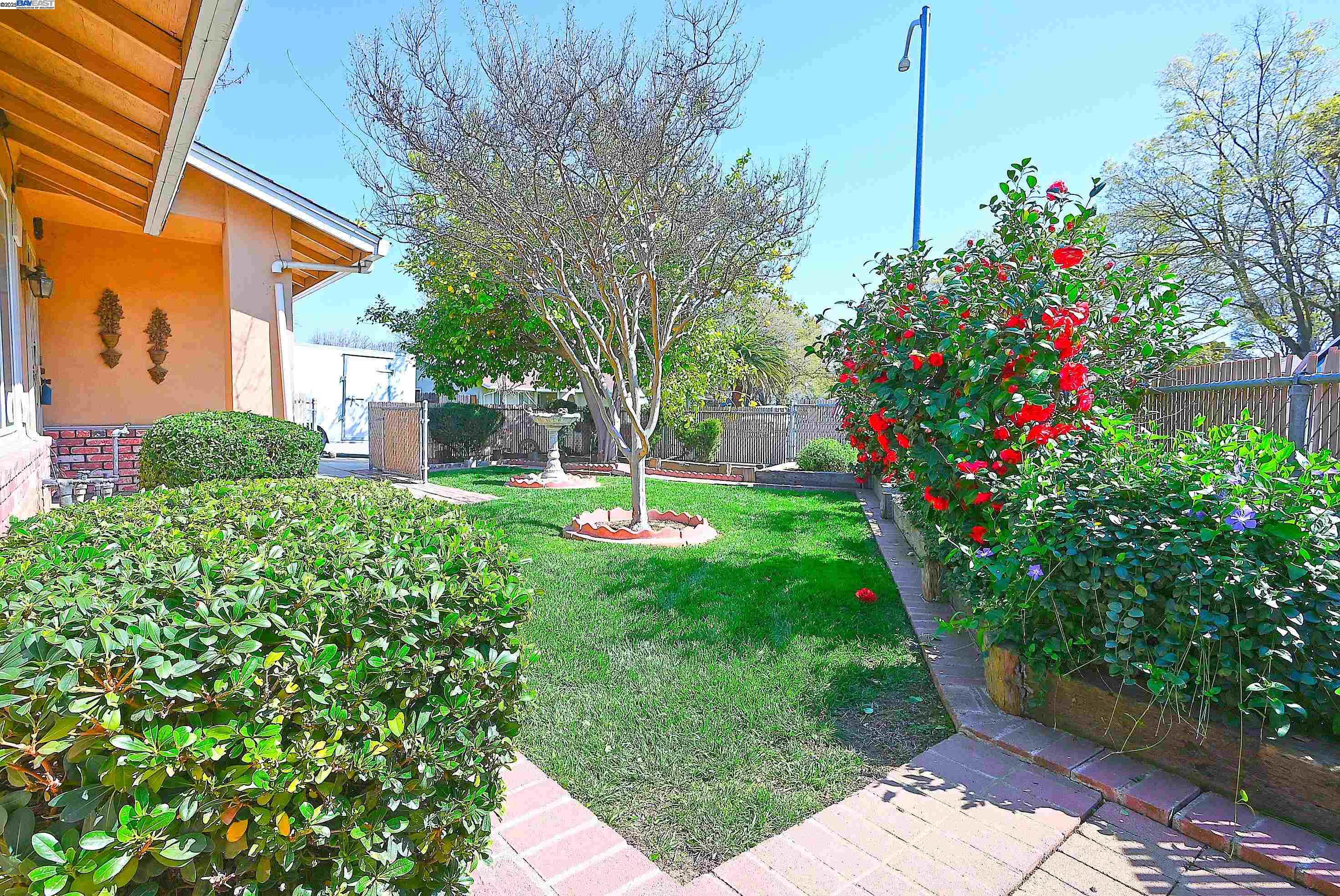 Detail Gallery Image 6 of 48 For 3201 Cato Ct, Modesto,  CA 95354-3302 - 3 Beds | 2 Baths