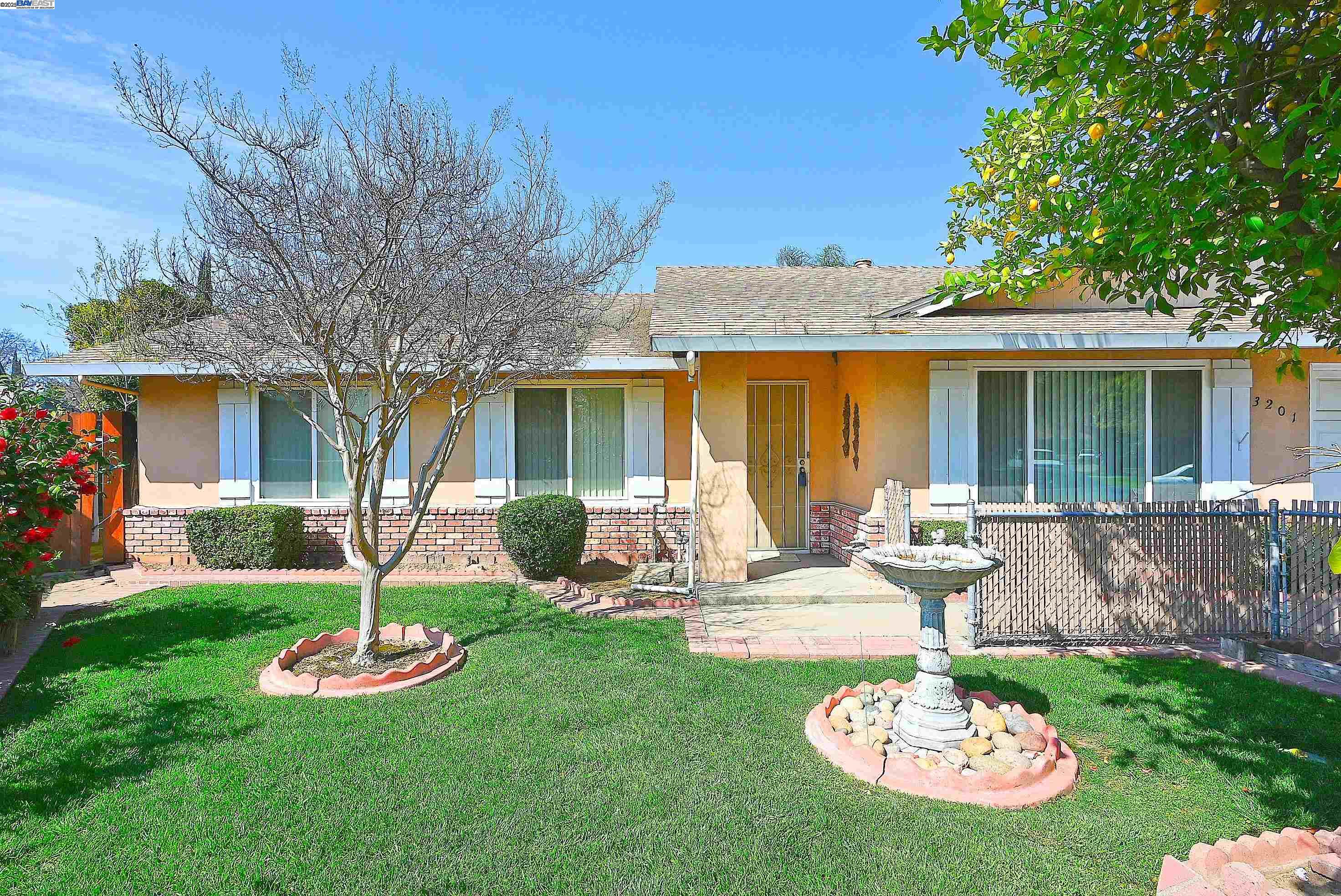 Detail Gallery Image 7 of 48 For 3201 Cato Ct, Modesto,  CA 95354-3302 - 3 Beds | 2 Baths