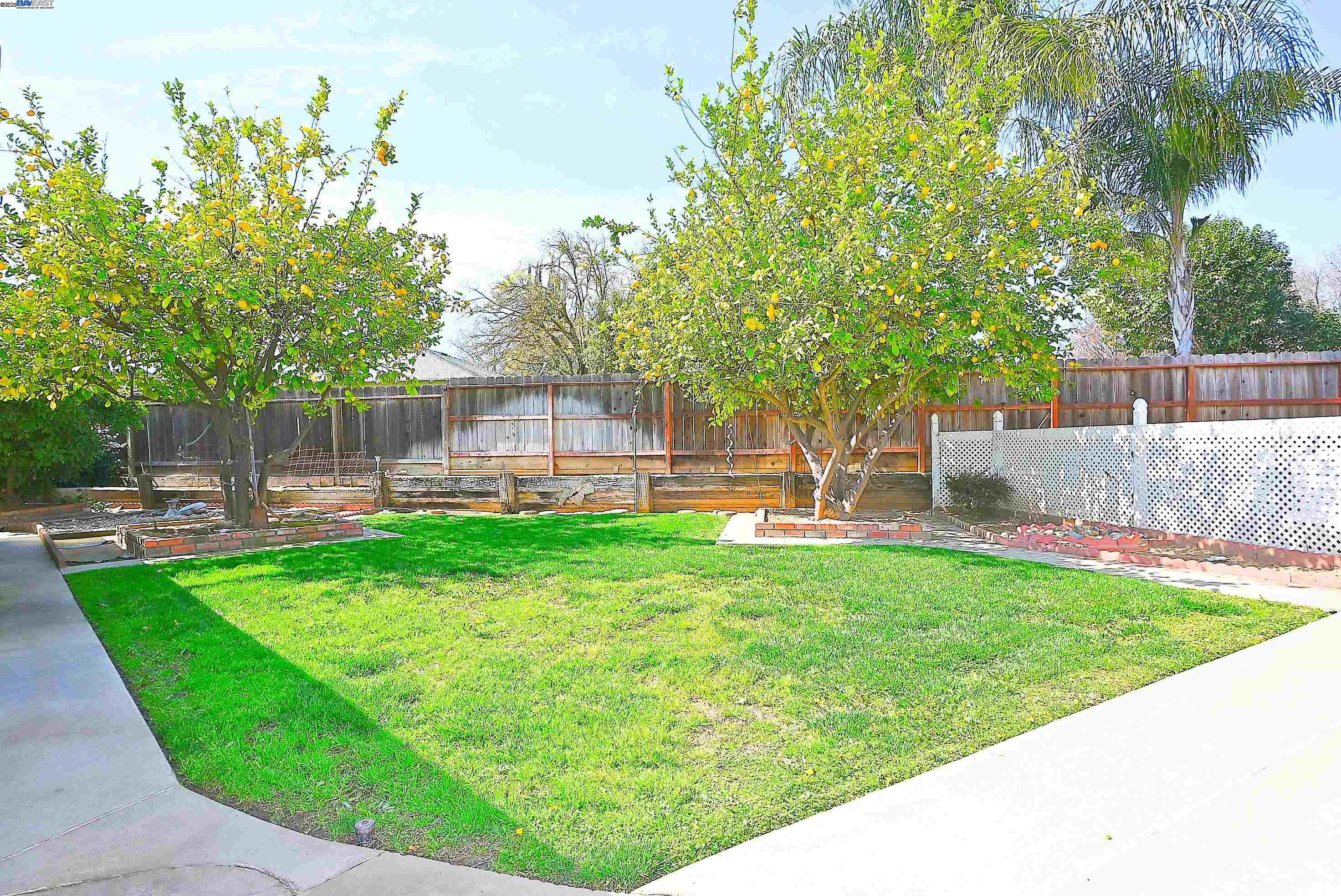 Detail Gallery Image 10 of 48 For 3201 Cato Ct, Modesto,  CA 95354-3302 - 3 Beds | 2 Baths