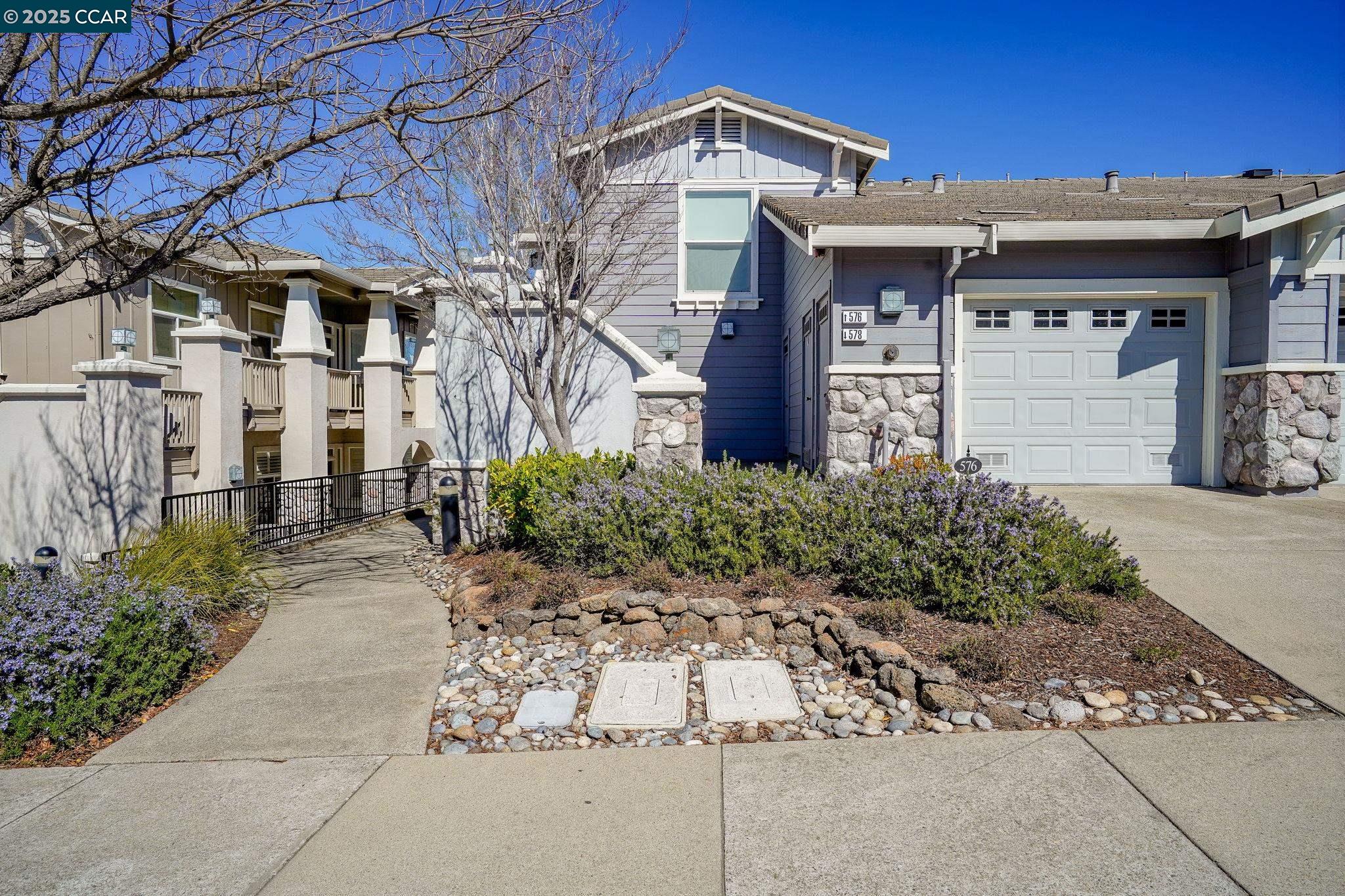 Detail Gallery Image 1 of 1 For 578 High Eagle Court, Walnut Creek,  CA 94595 - 3 Beds | 2 Baths