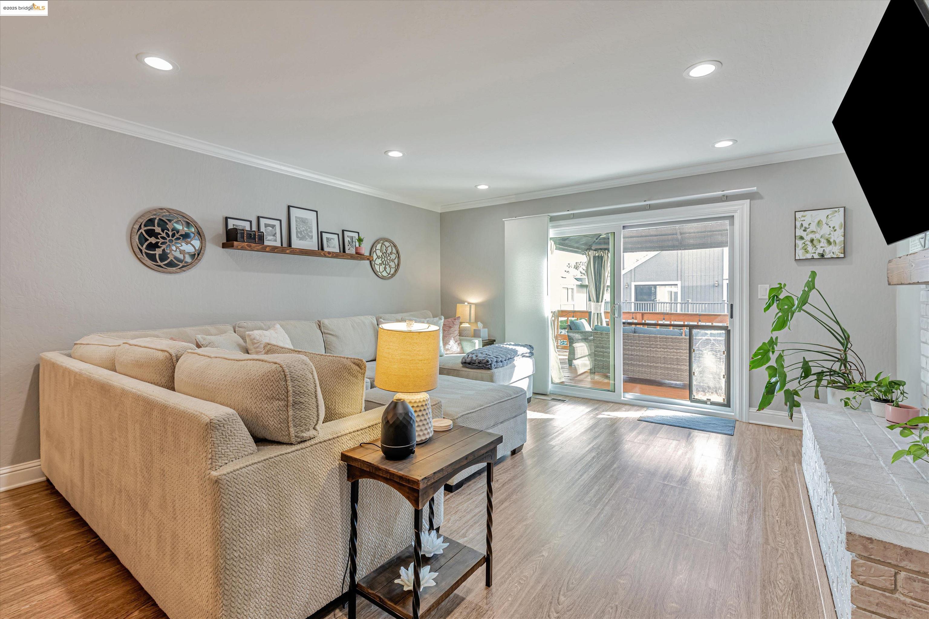 Detail Gallery Image 5 of 38 For 2025 Sand Point Rd, Discovery Bay,  CA 94505 - 2 Beds | 2/1 Baths