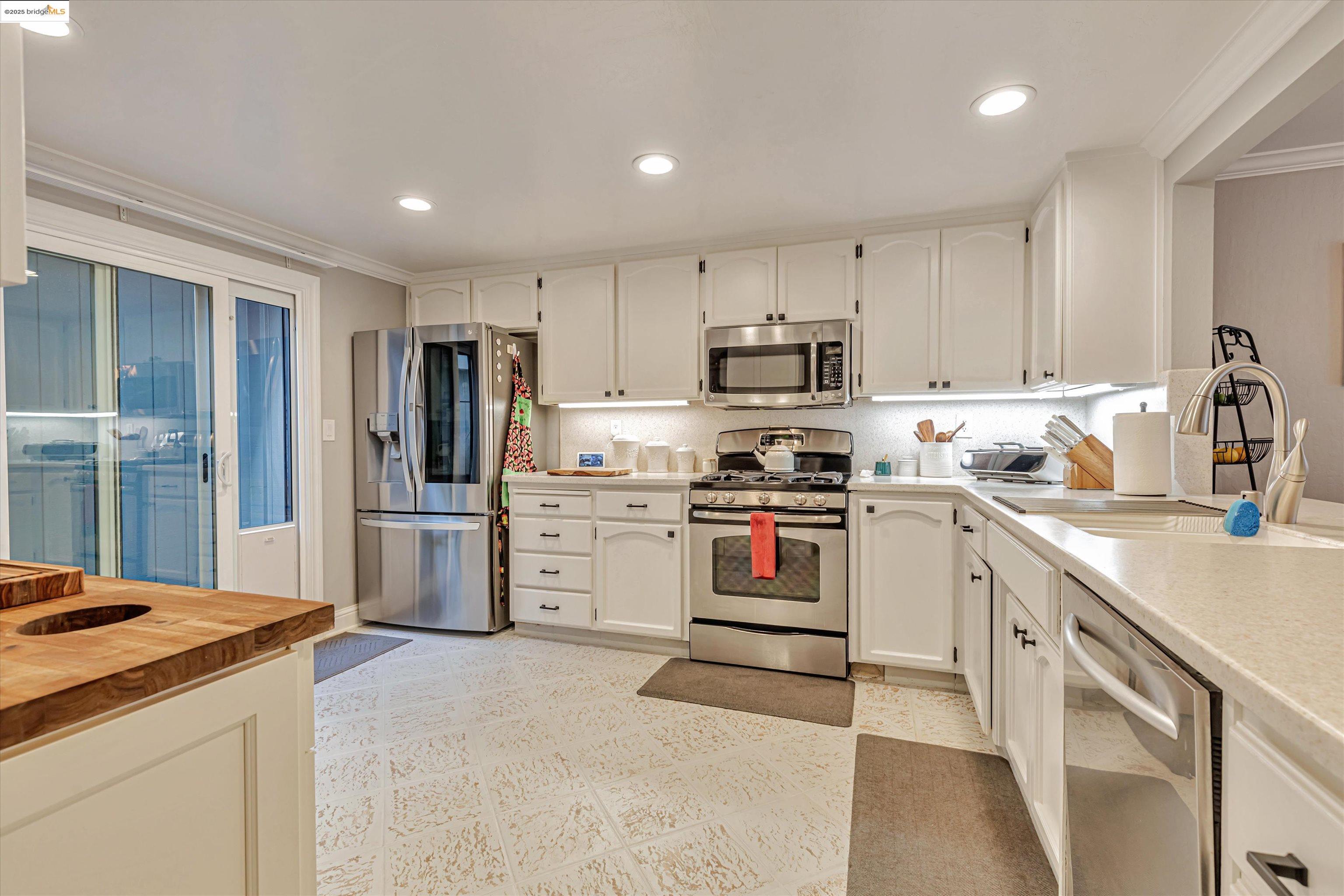 Detail Gallery Image 8 of 38 For 2025 Sand Point Rd, Discovery Bay,  CA 94505 - 2 Beds | 2/1 Baths