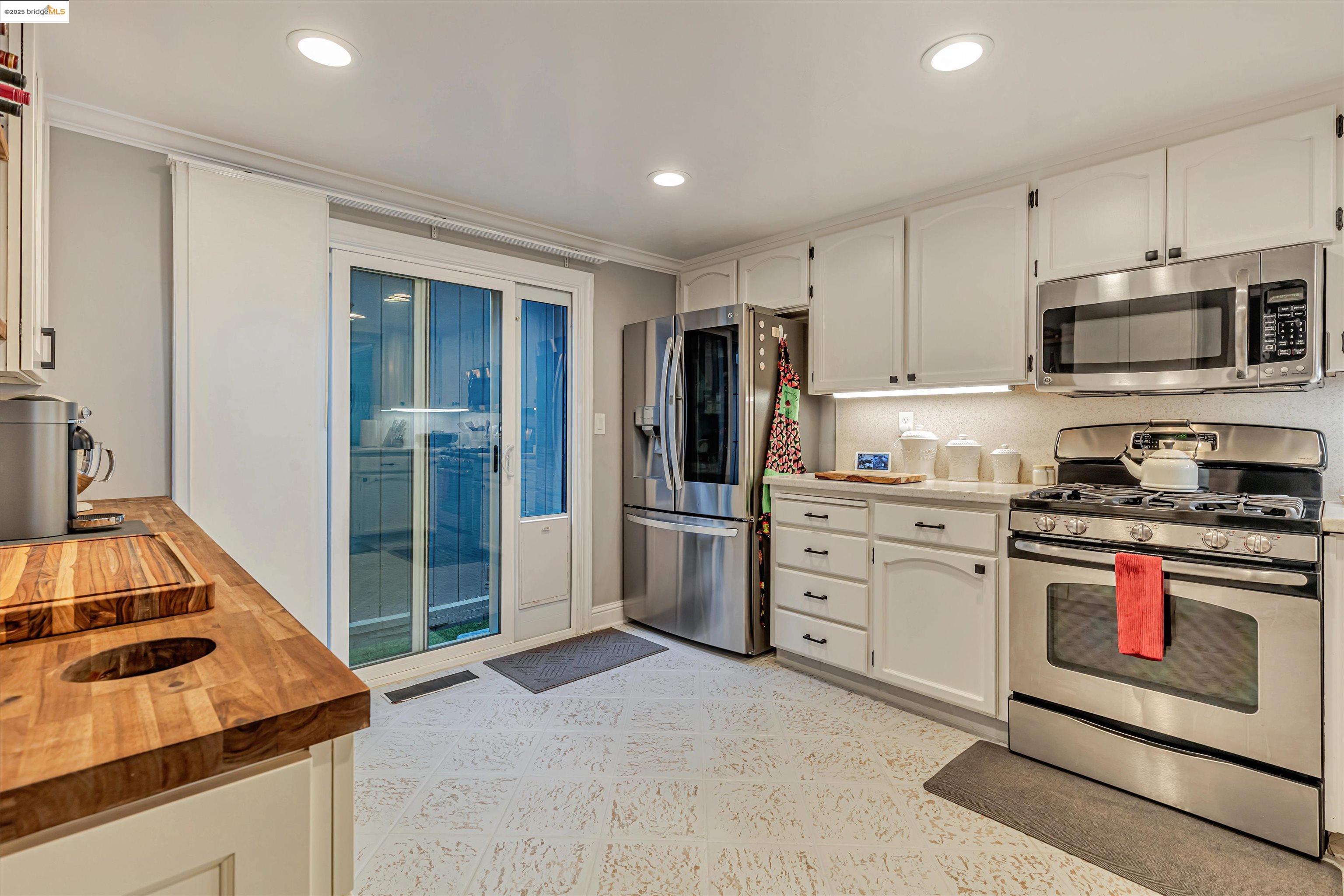 Detail Gallery Image 9 of 38 For 2025 Sand Point Rd, Discovery Bay,  CA 94505 - 2 Beds | 2/1 Baths