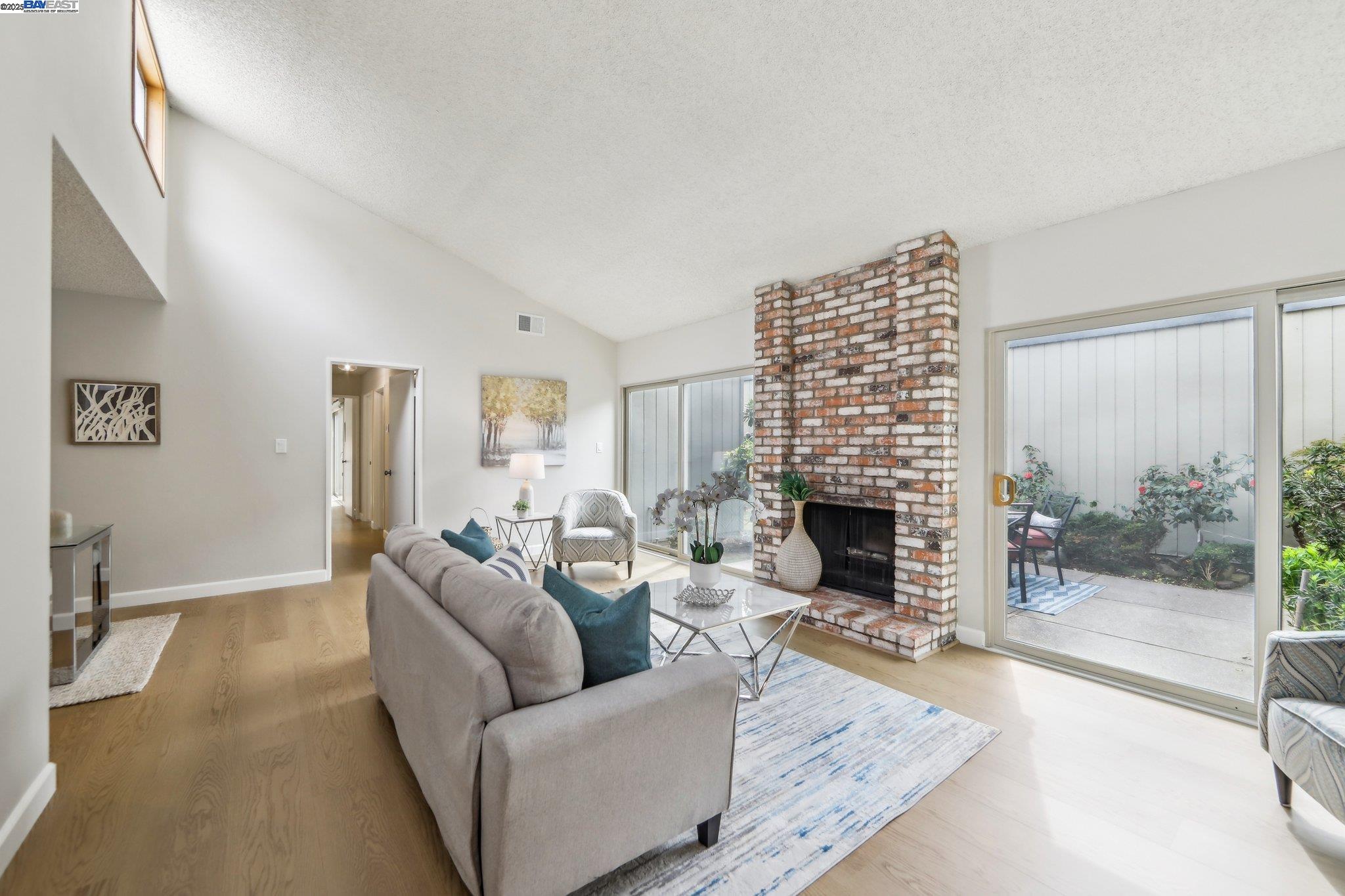 Detail Gallery Image 1 of 1 For 1040 Mangrove Ln, Alameda,  CA 94502 - 3 Beds | 2 Baths