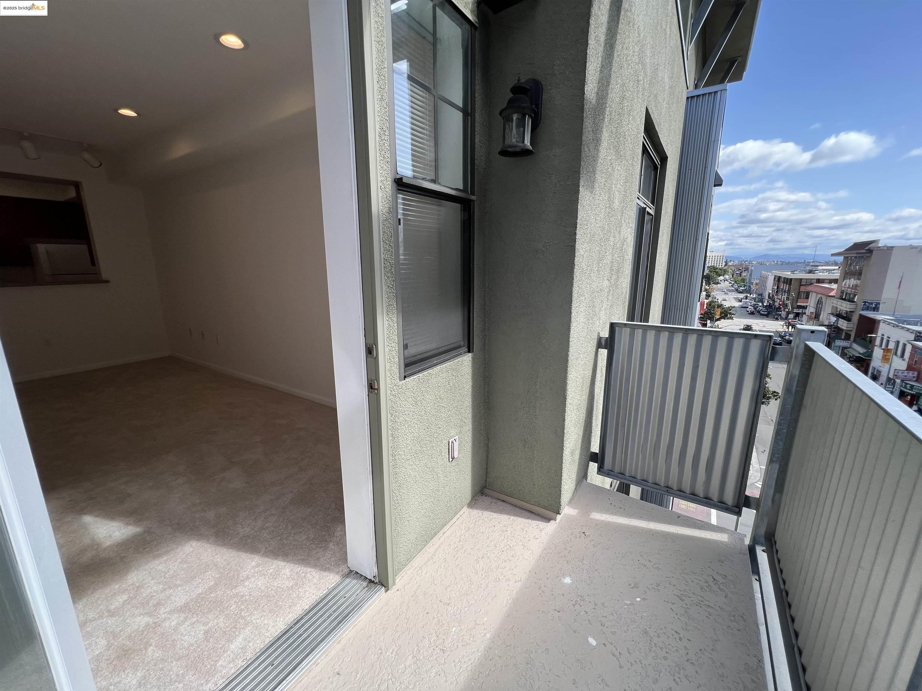 989 Franklin St # 621, Oakland, California 94607, 1 Bedroom Bedrooms, 2 Rooms Rooms,1 BathroomBathrooms,Residential,For Sale,989 Franklin St # 621,41089314
