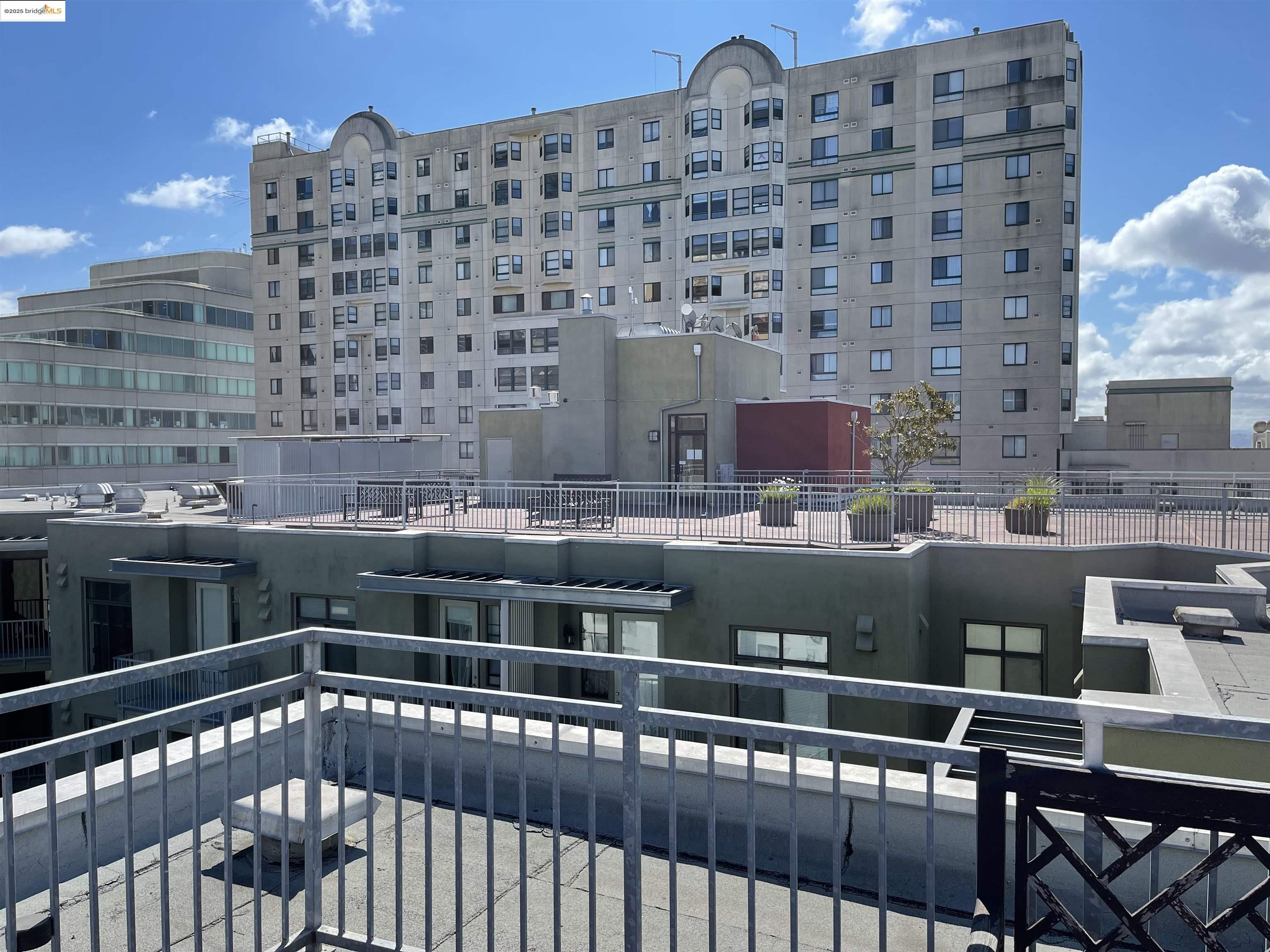 989 Franklin St # 621, Oakland, California 94607, 1 Bedroom Bedrooms, 2 Rooms Rooms,1 BathroomBathrooms,Residential,For Sale,989 Franklin St # 621,41089314