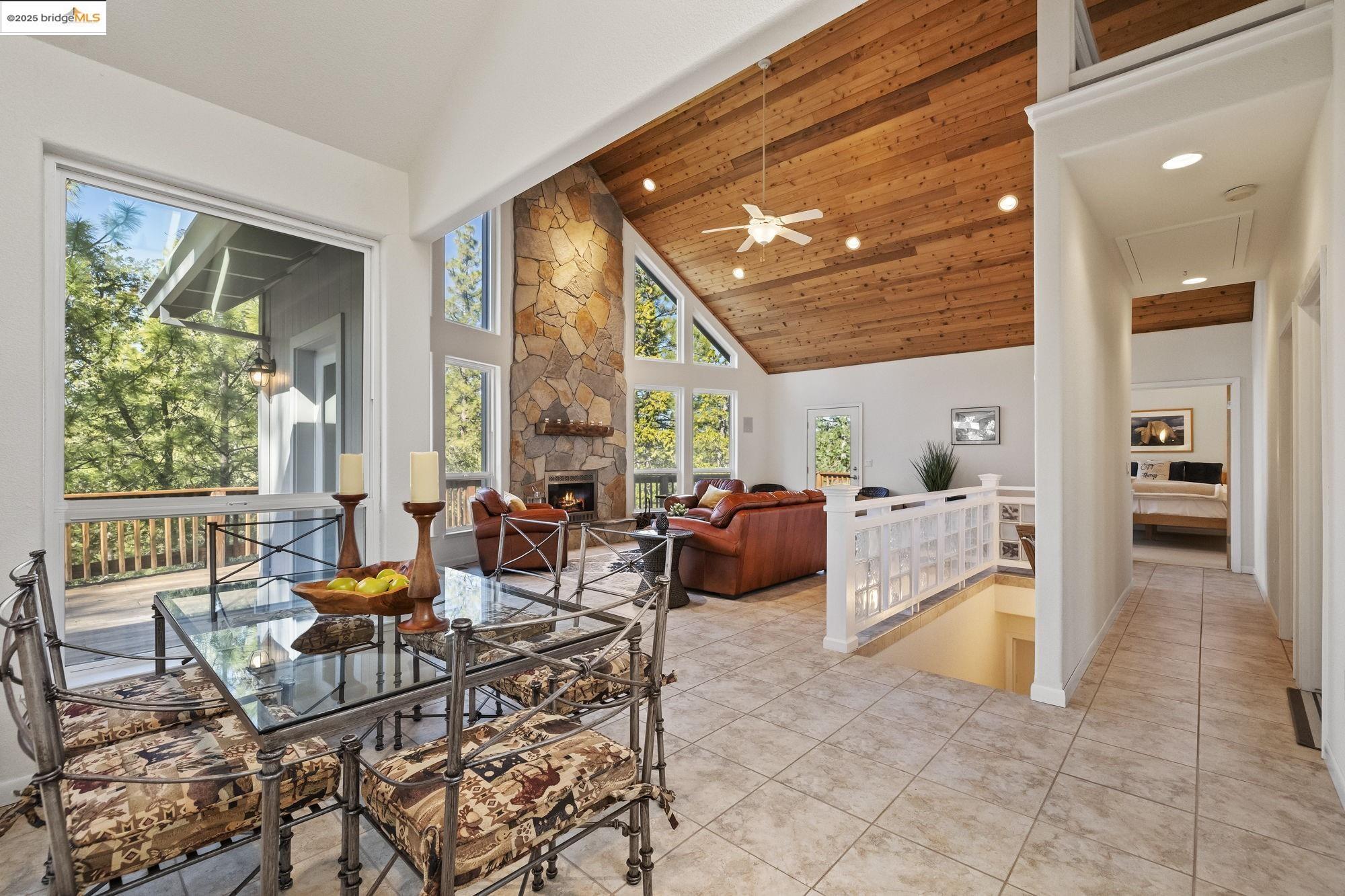 Detail Gallery Image 16 of 58 For 11995 Mcgraw Ct., Groveland,  CA 95321 - 2 Beds | 3 Baths