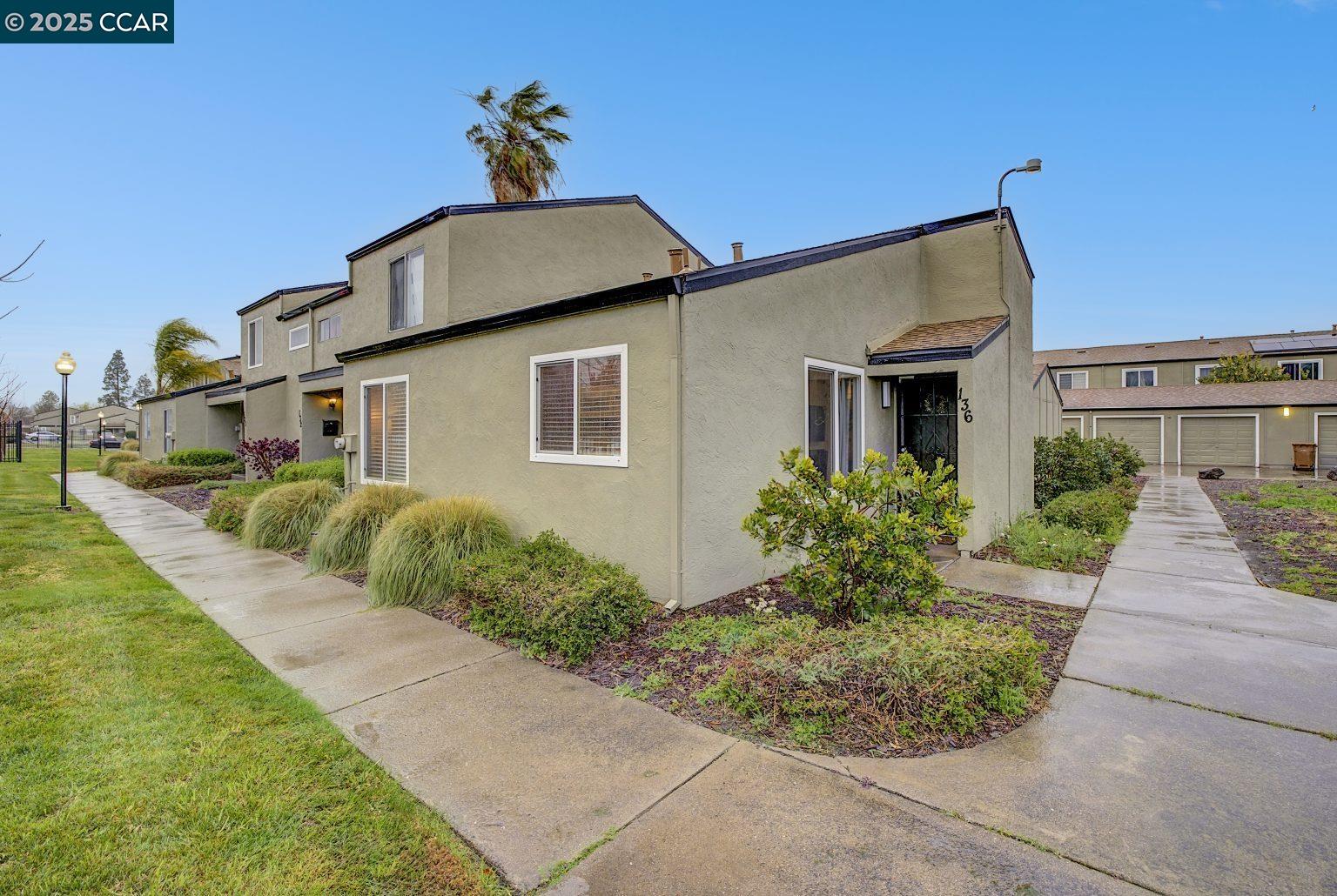 MLS: 41089333 Condo For Sale