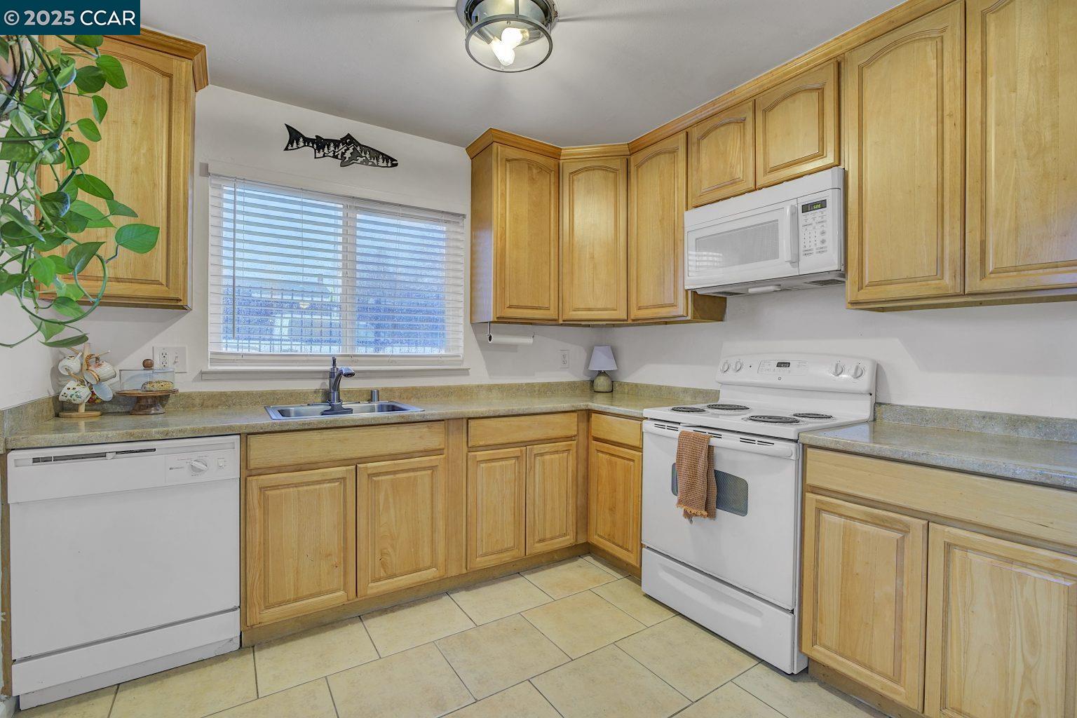 Photo #4: 41089333 Listing: Photo #4