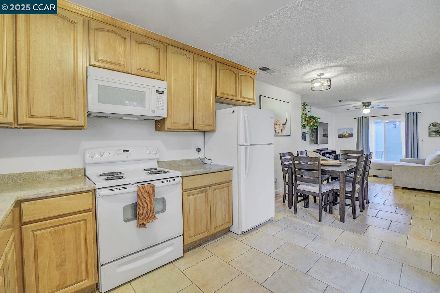 Photo #5: 41089333 Listing: Photo #5