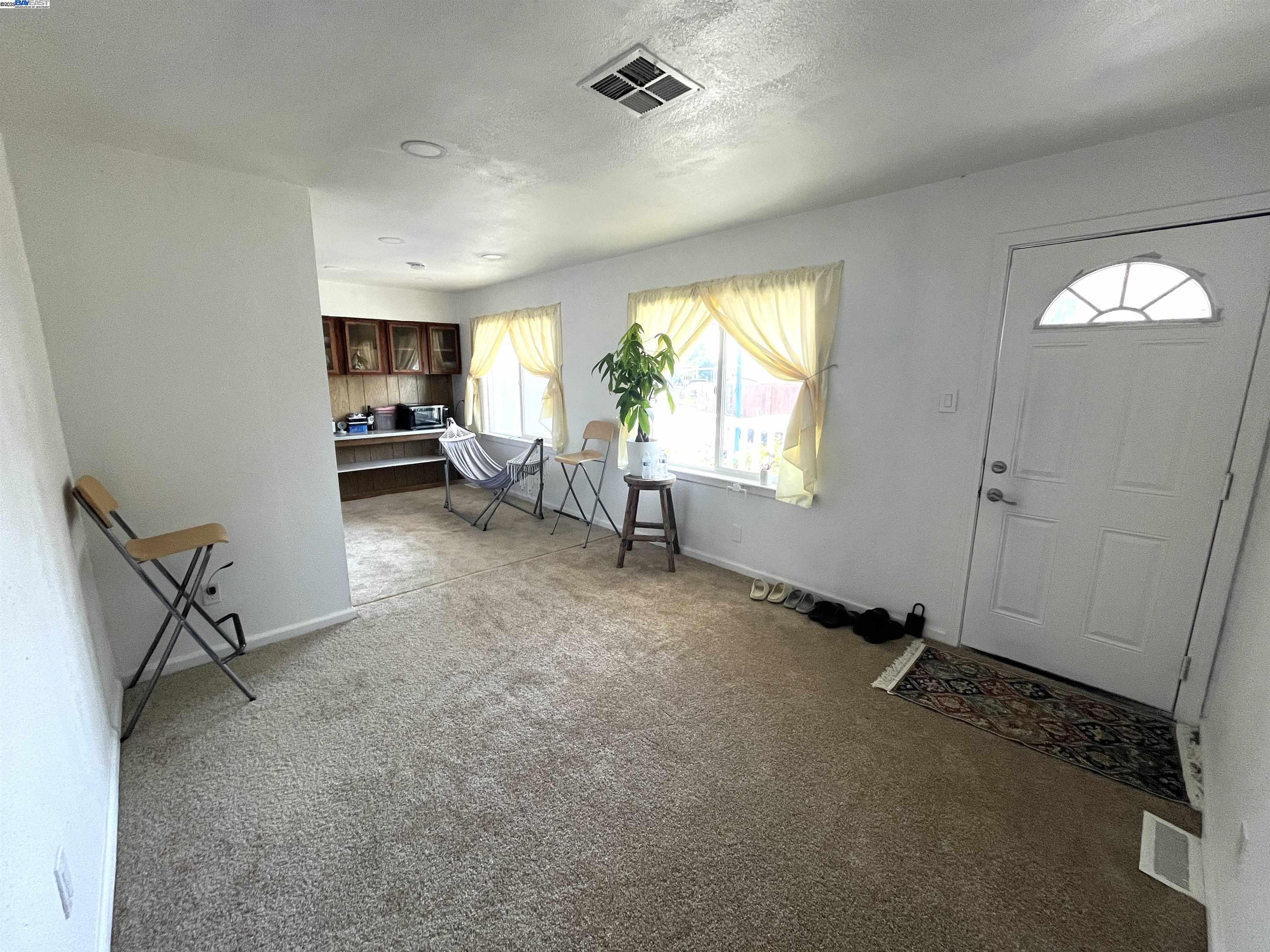 Detail Gallery Image 3 of 29 For 2580 Senter Rd #455,  San Jose,  CA 95111 - 3 Beds | 2 Baths