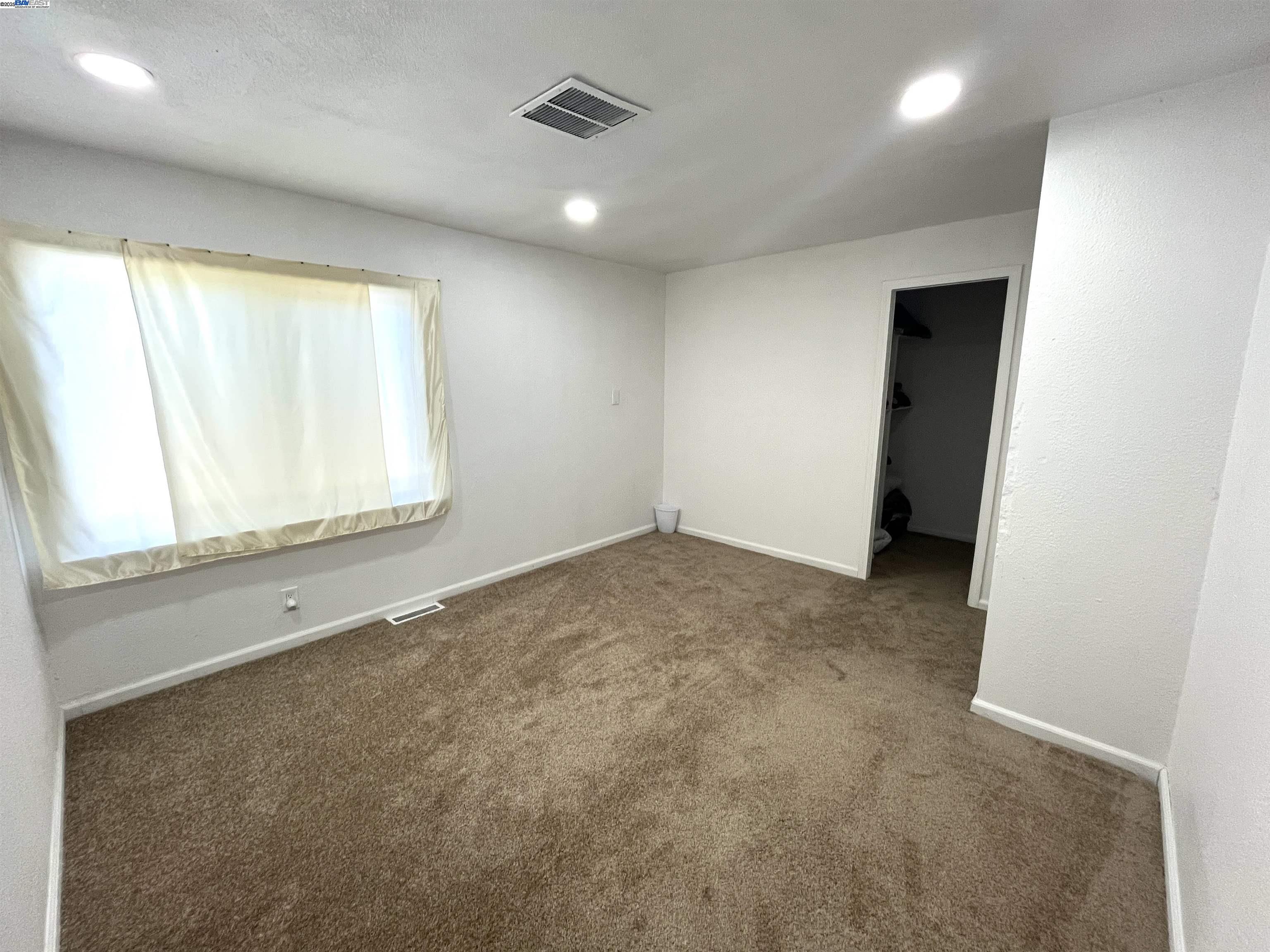Detail Gallery Image 7 of 29 For 2580 Senter Rd #455,  San Jose,  CA 95111 - 3 Beds | 2 Baths