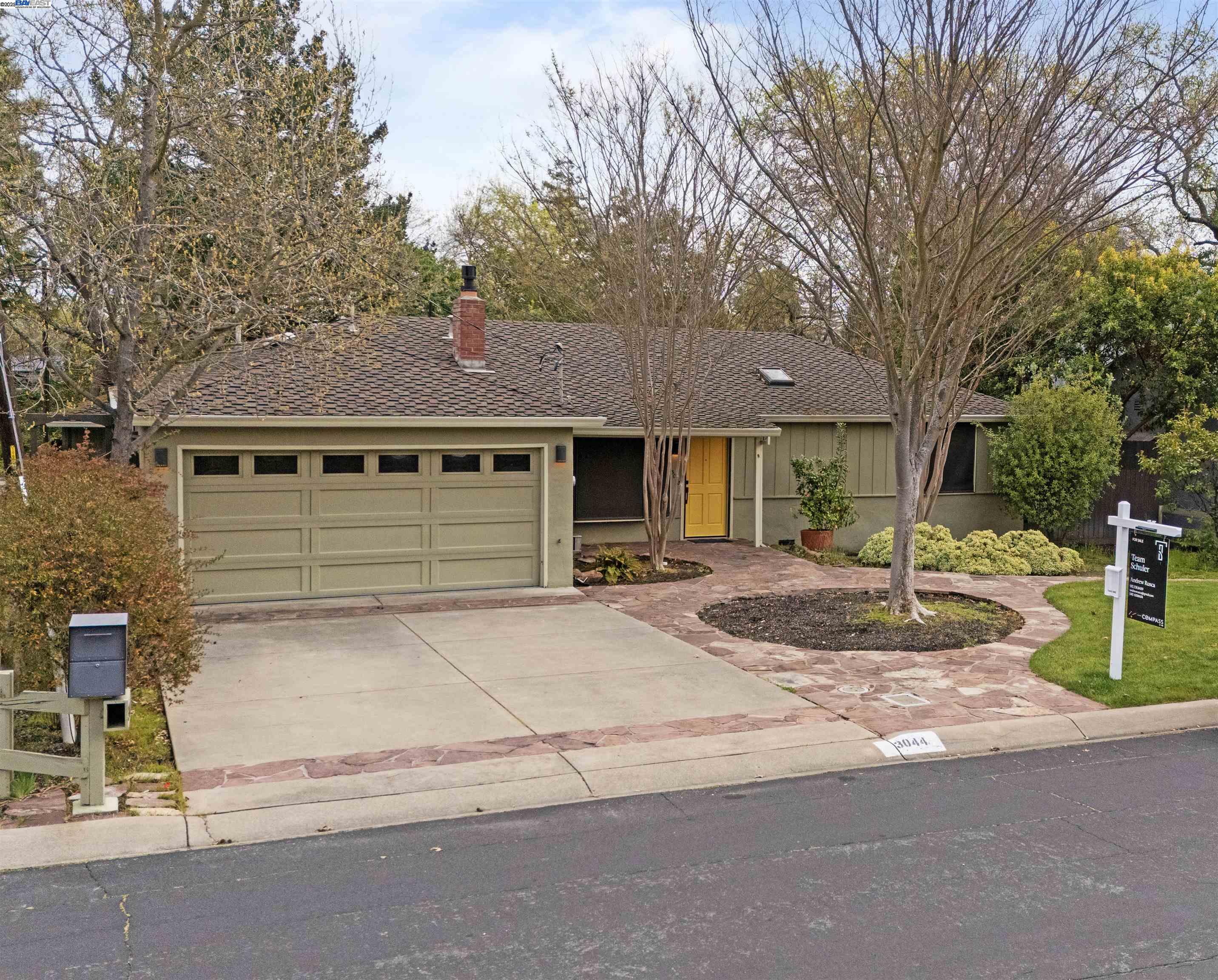 Detail Gallery Image 1 of 1 For 3044 Vessing Rd, Pleasant Hill,  CA 94523 - 3 Beds | 2 Baths