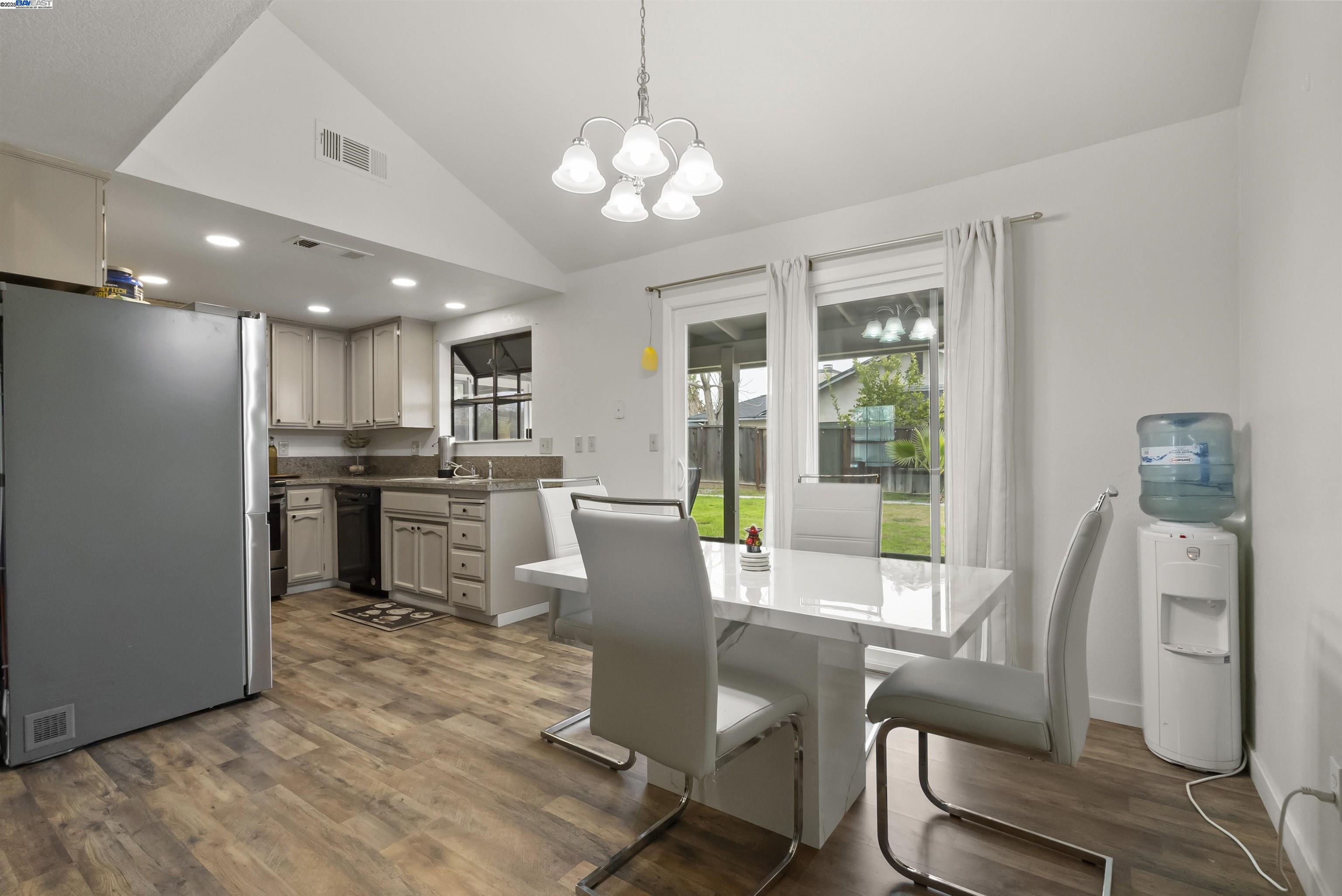 Detail Gallery Image 16 of 30 For 1725 Jenner Circle, Modesto,  CA 95351 - 3 Beds | 2 Baths